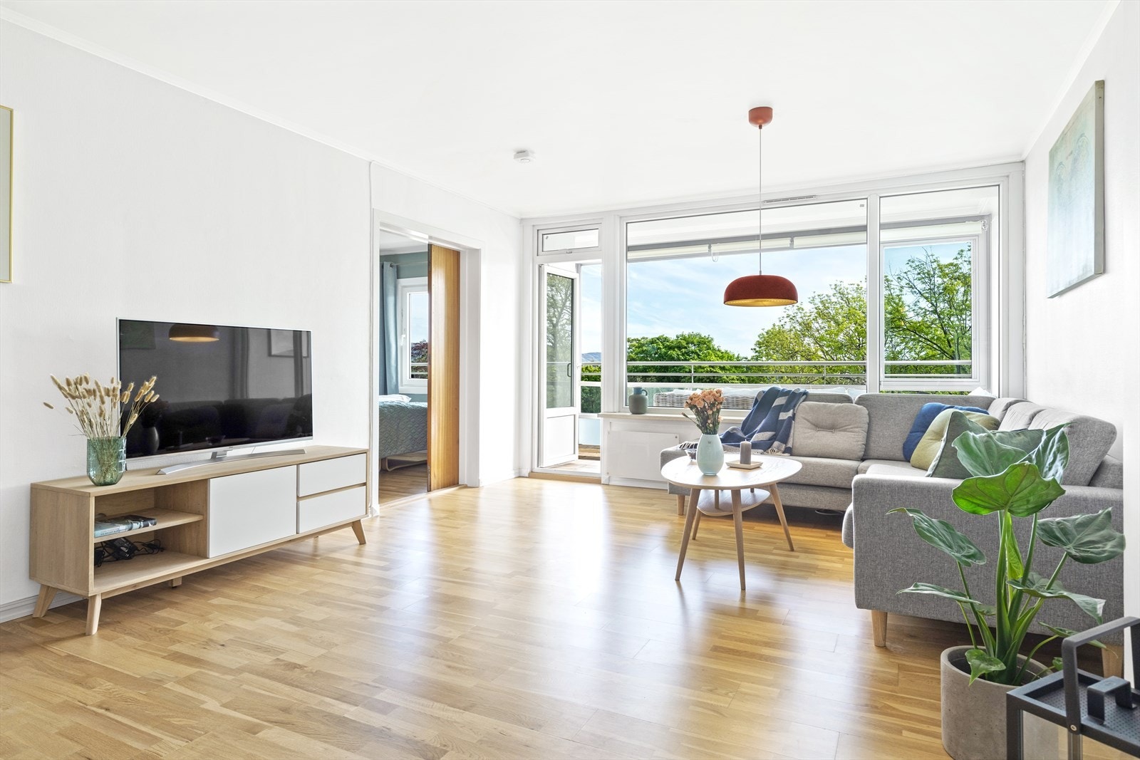 Stor og luftig stue Galleribilde