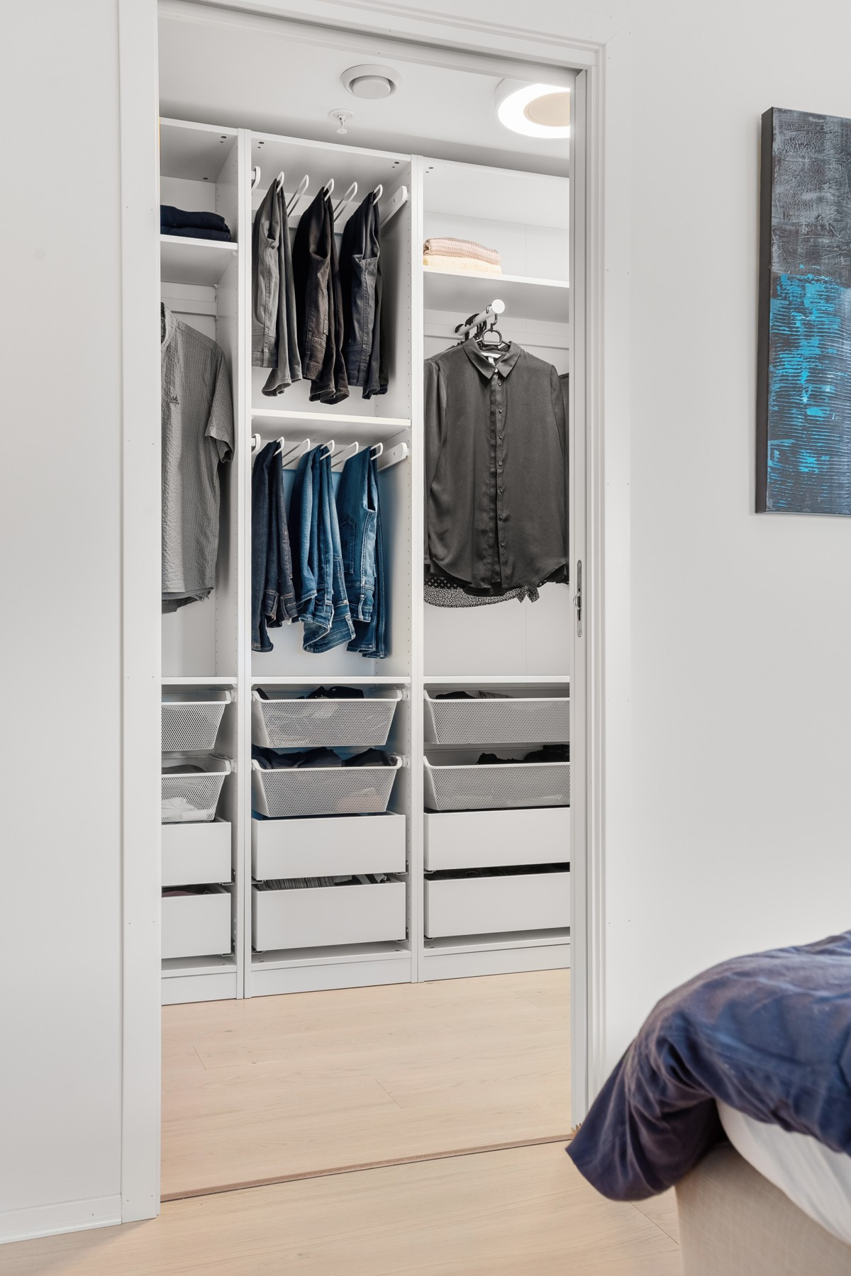Walk-in closet