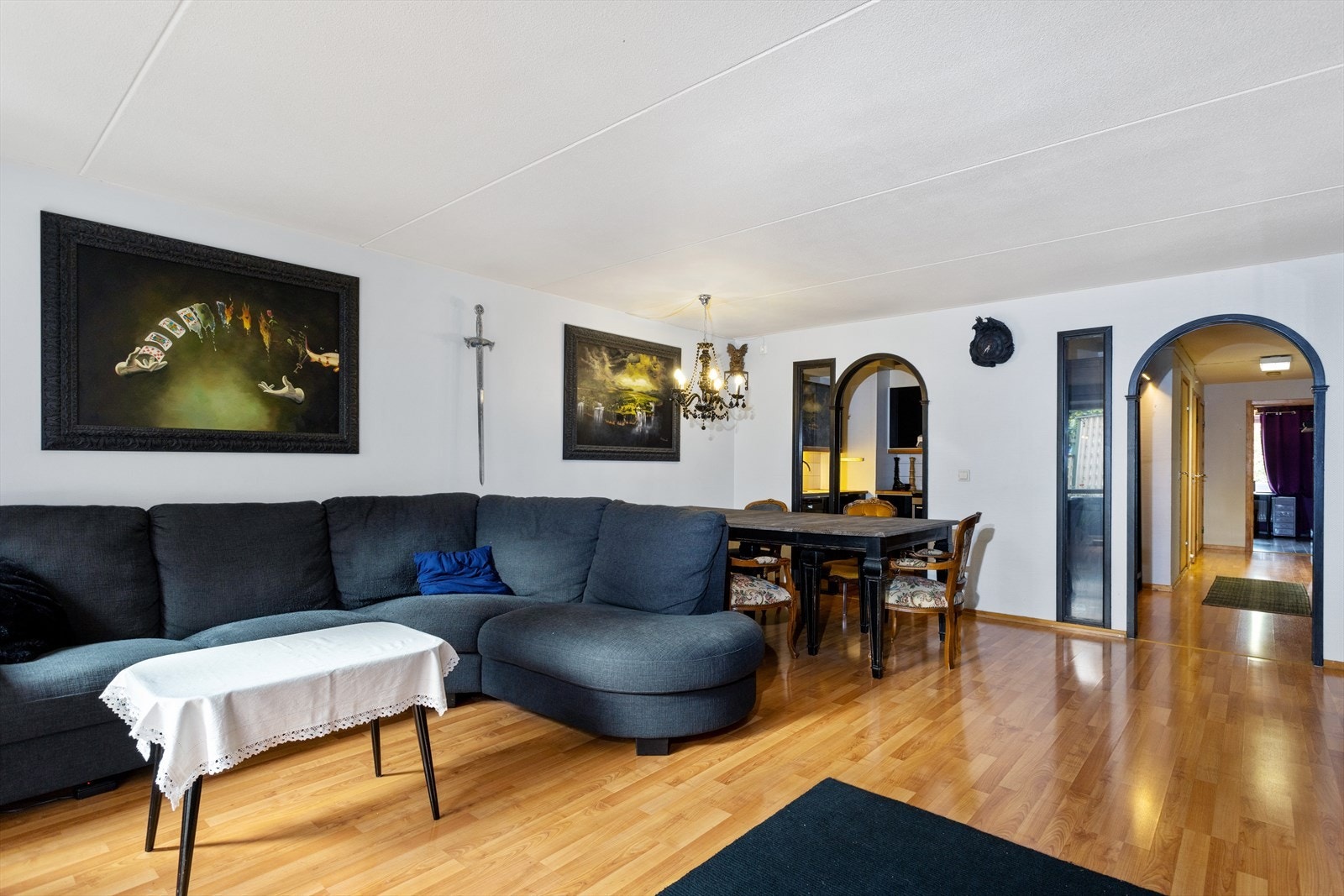 Leiligheten har en arealeffektiv planløsning som er perfekt for sosiale sammenkomster. Galleribilde