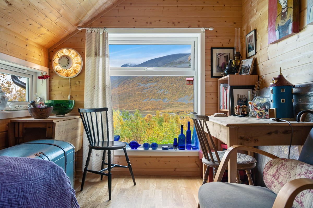 Soverom 2 er i bakkant av stuen