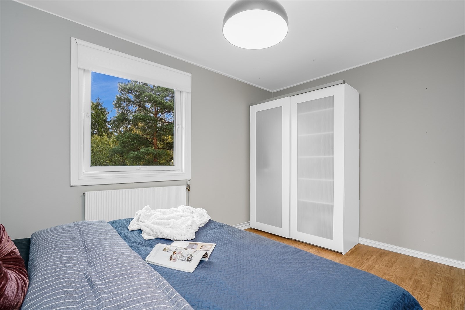 Her er det romslig med plass for større garderobe evt! Galleribilde