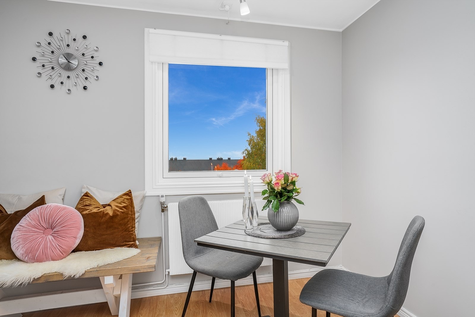 Koselig spiseplass ved kjøkkenet! Galleribilde