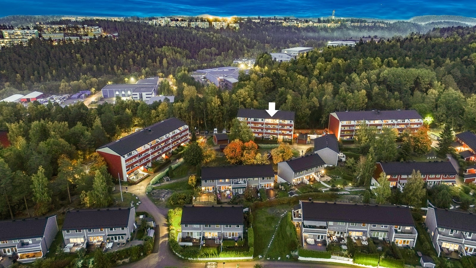 Attraktivt området, og leiligheten har god beliggenhet på toppen i bygget! Galleribilde