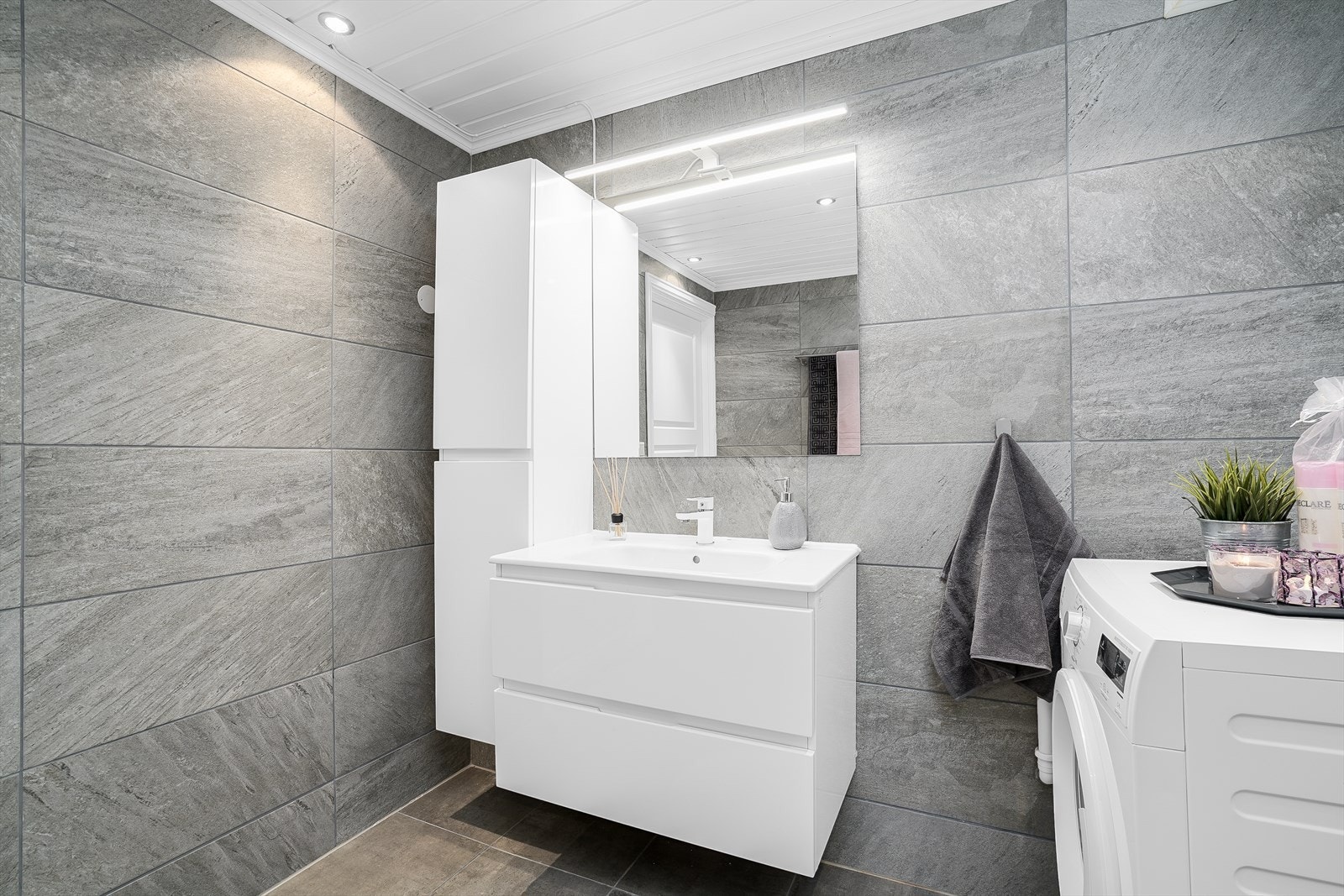 Lys og moderne innredning på badet! Galleribilde