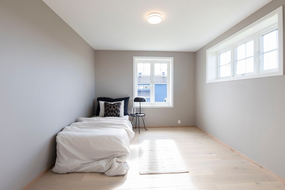 Soverom nr 3 i 2.etasje - det er 4 soverom i denne etasjen Galleribilde