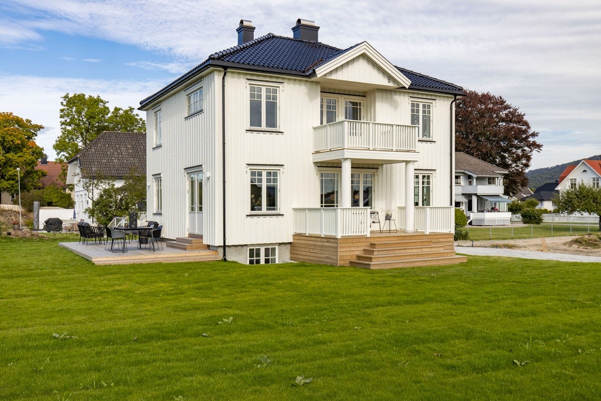 Herskapelig villa oppusset i alle tre etasjer i 2020 Galleribilde