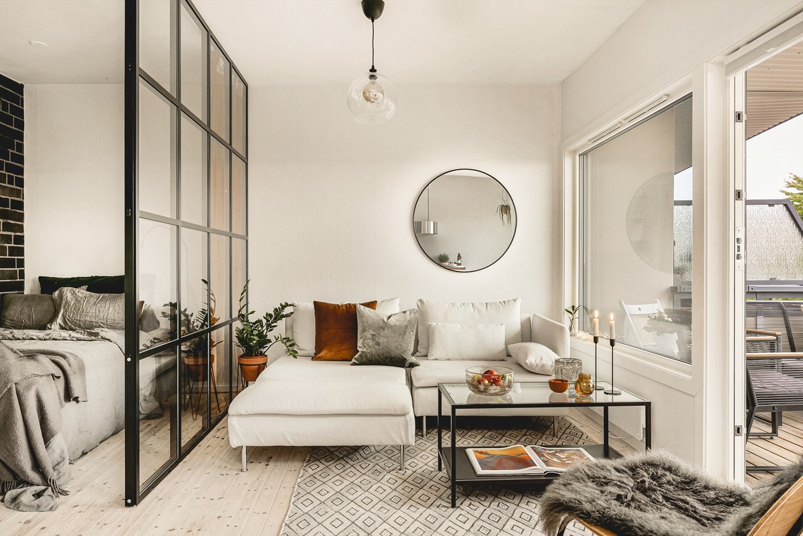 Boligen har lyse og moderne overflater. Det fremkommer av tidligere prospekt at gulvet ble slipt i 2017. Galleribilde