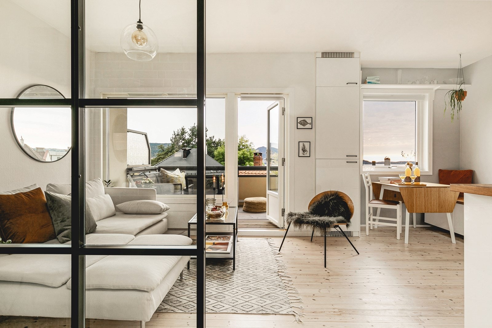 Arealeffektiv planløsning hvor man også får godt med naturlig lysinnslipp. Galleribilde