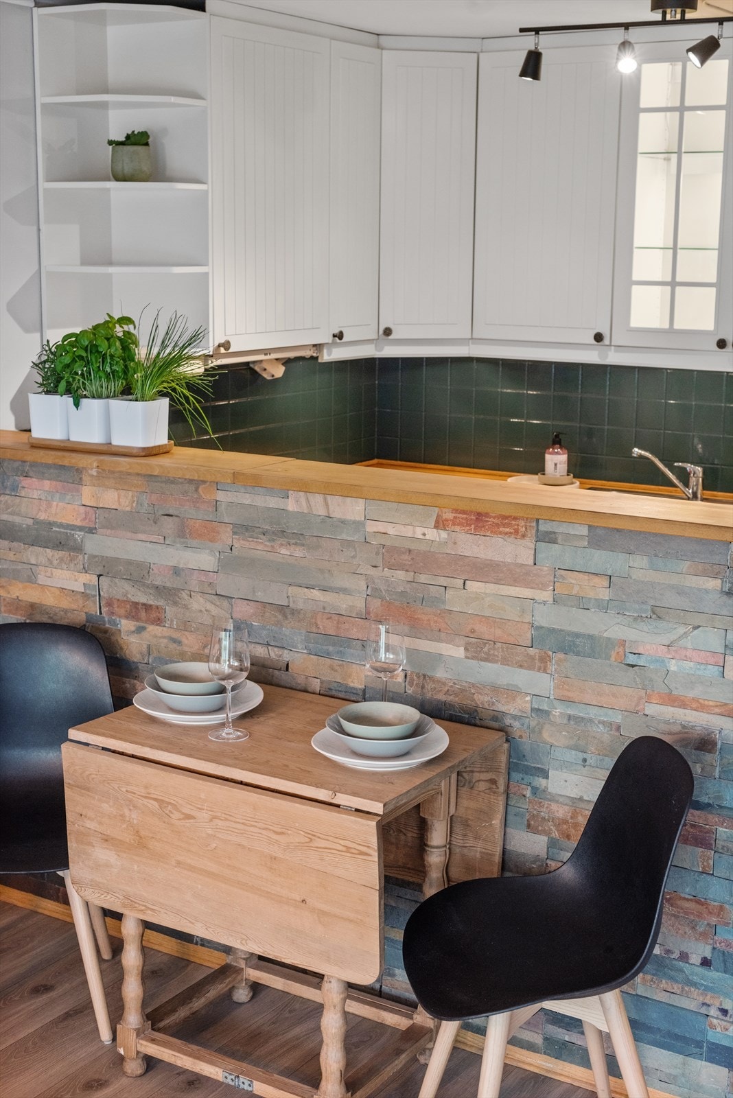 Spiseplass ved kjøkken Galleribilde