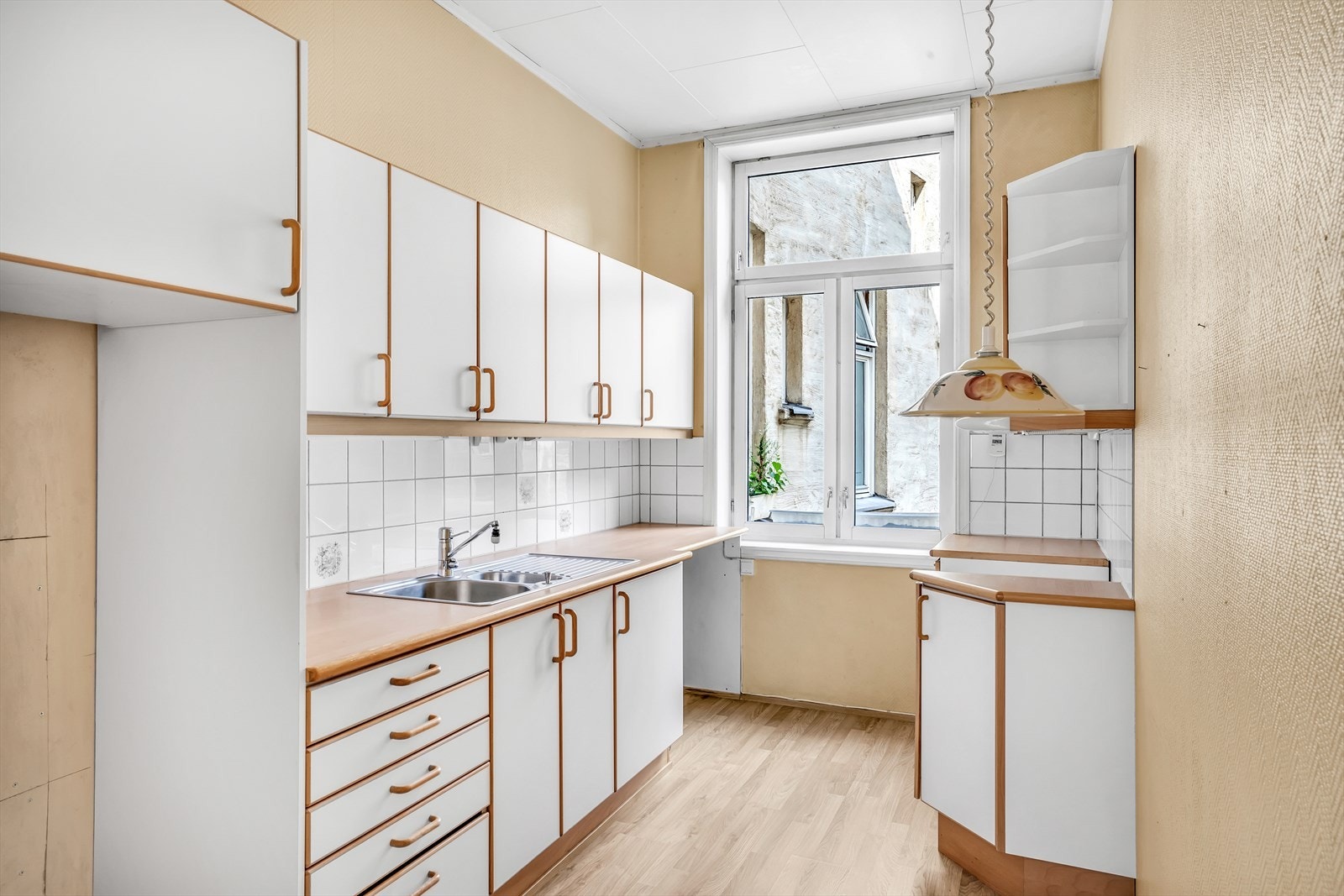 Kjøkkenet er vendt mot rolig bakgård. Galleribilde