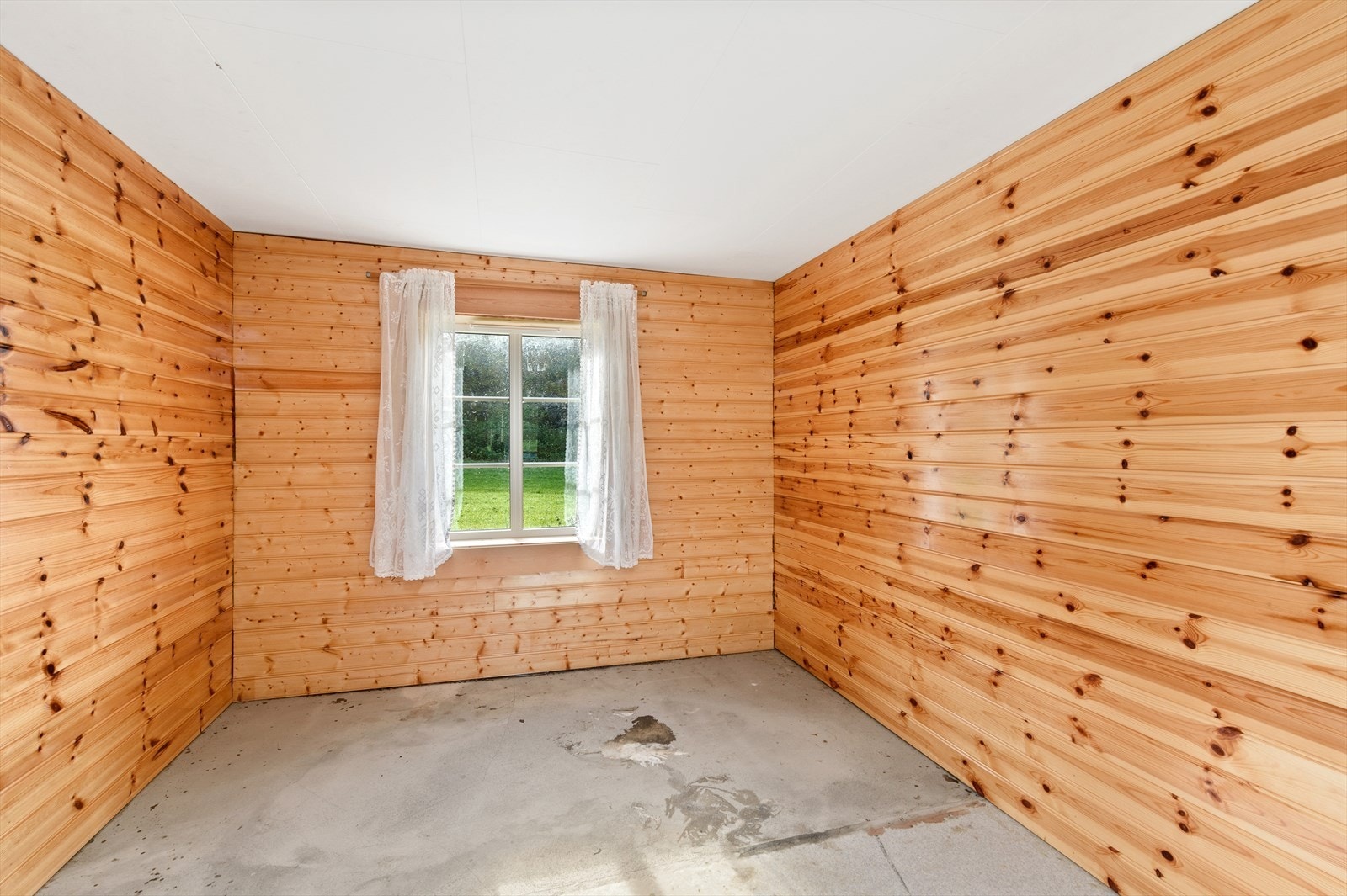 Rom i 1. etasje med flere bruksmuligheter. Galleribilde