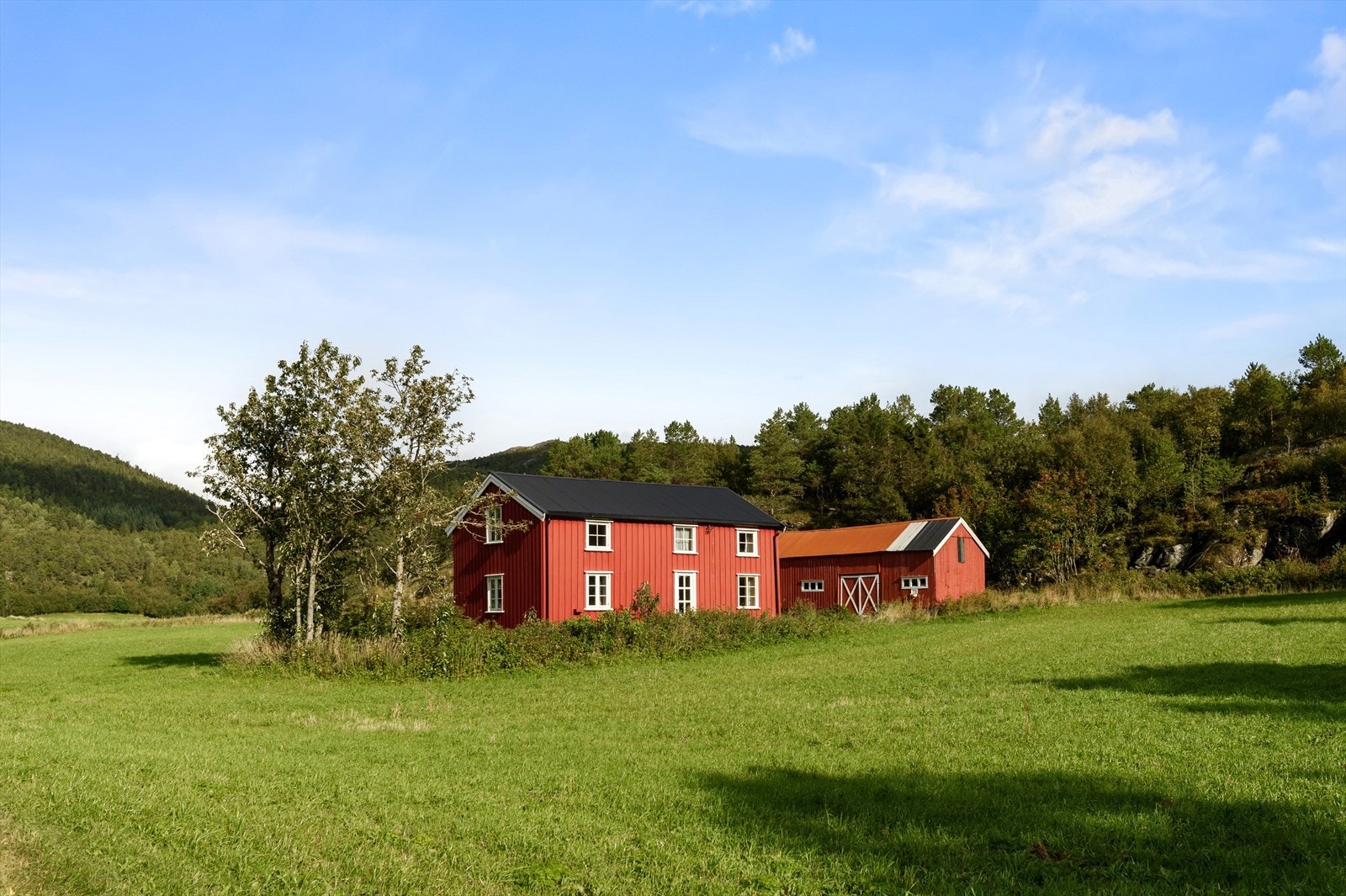 Flott eiendom med skjermet beliggenhet. Galleribilde