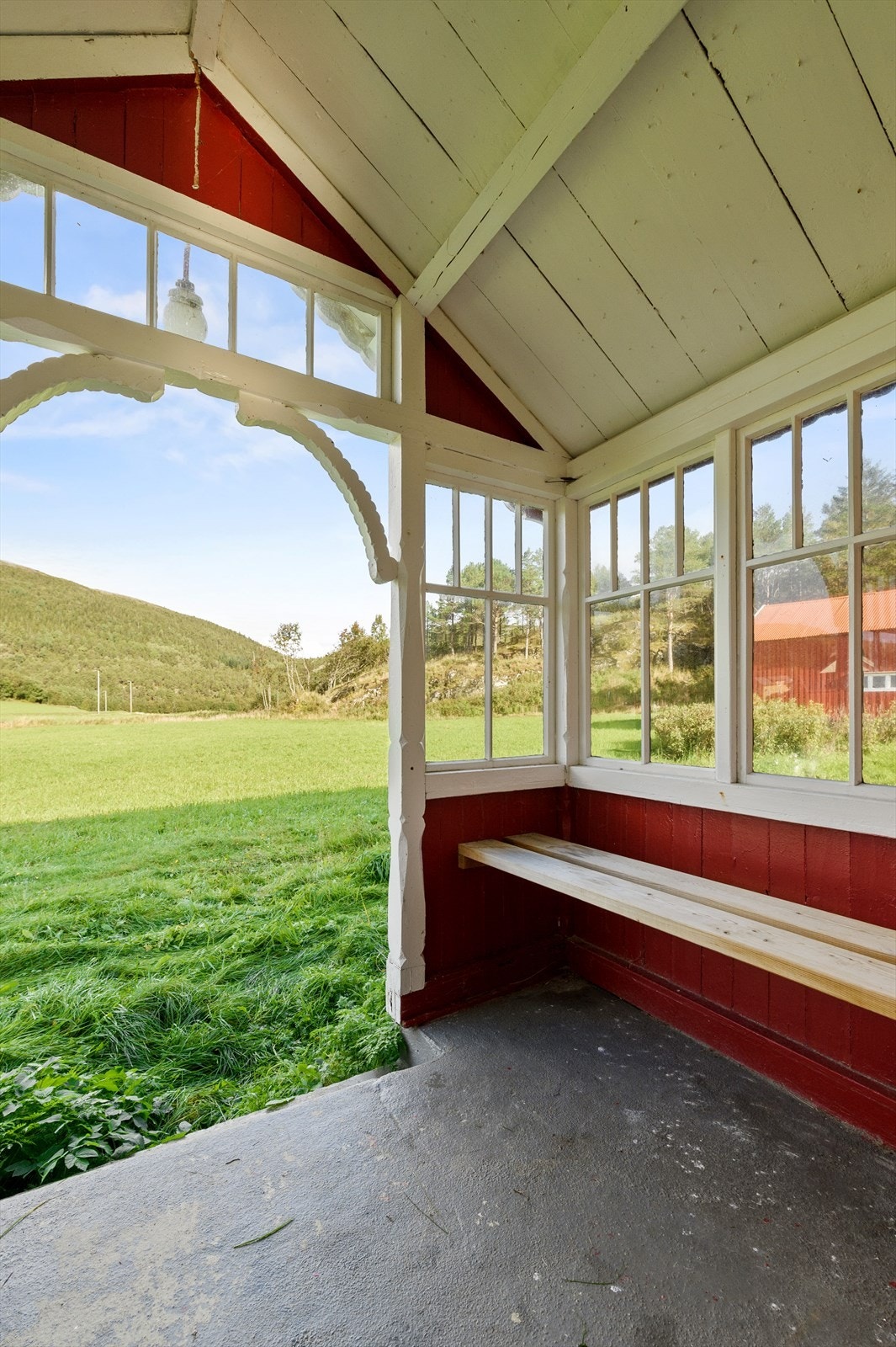 Overbygd inngangsparti. Galleribilde