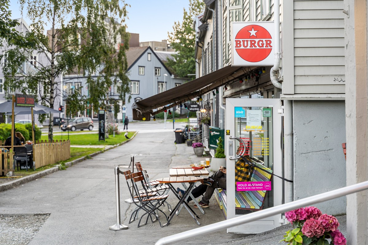 Sentrumsnær beliggenhet med kort vei til populære restauranter
