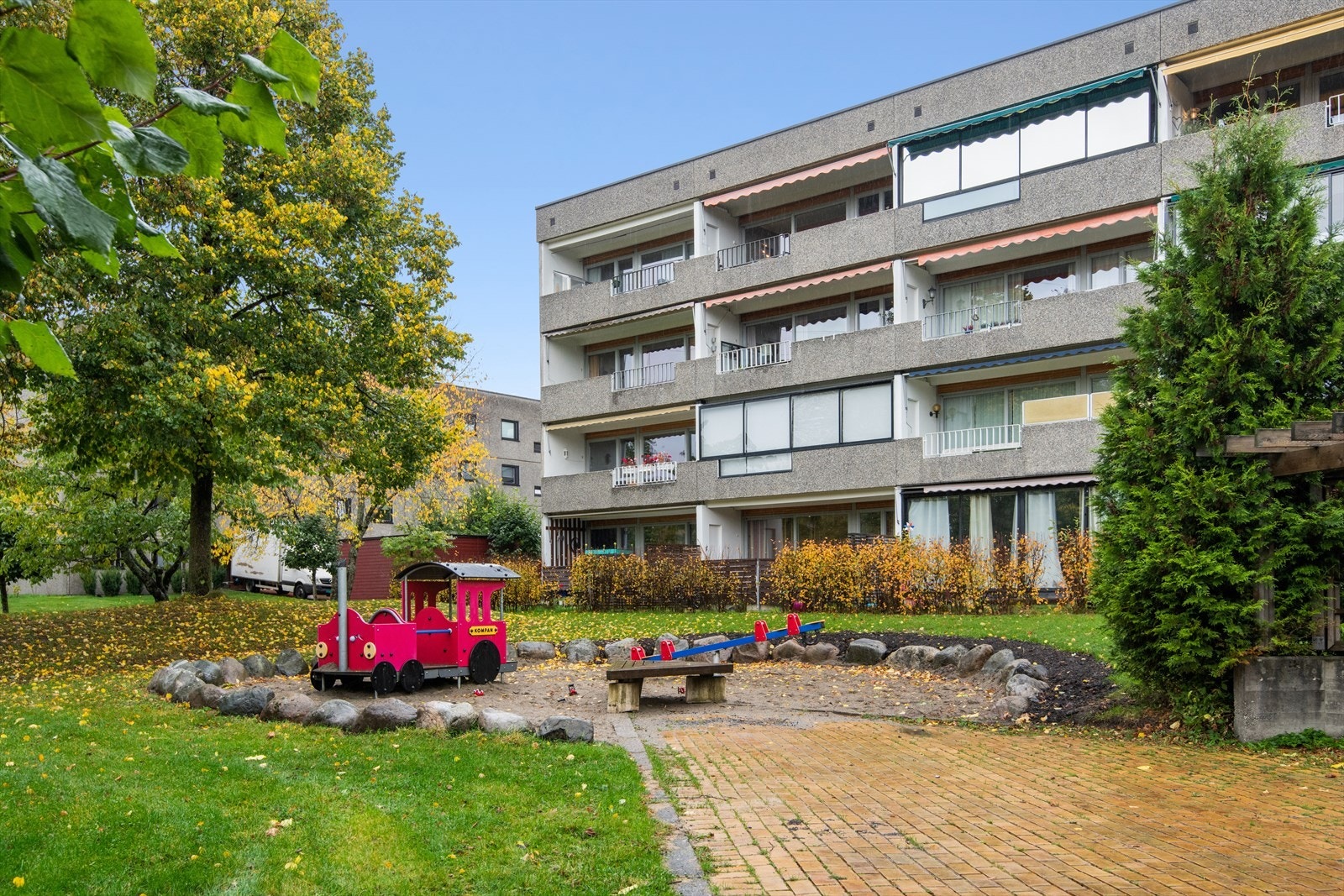 Meget hyggelige og grønne fellesområder. Galleribilde