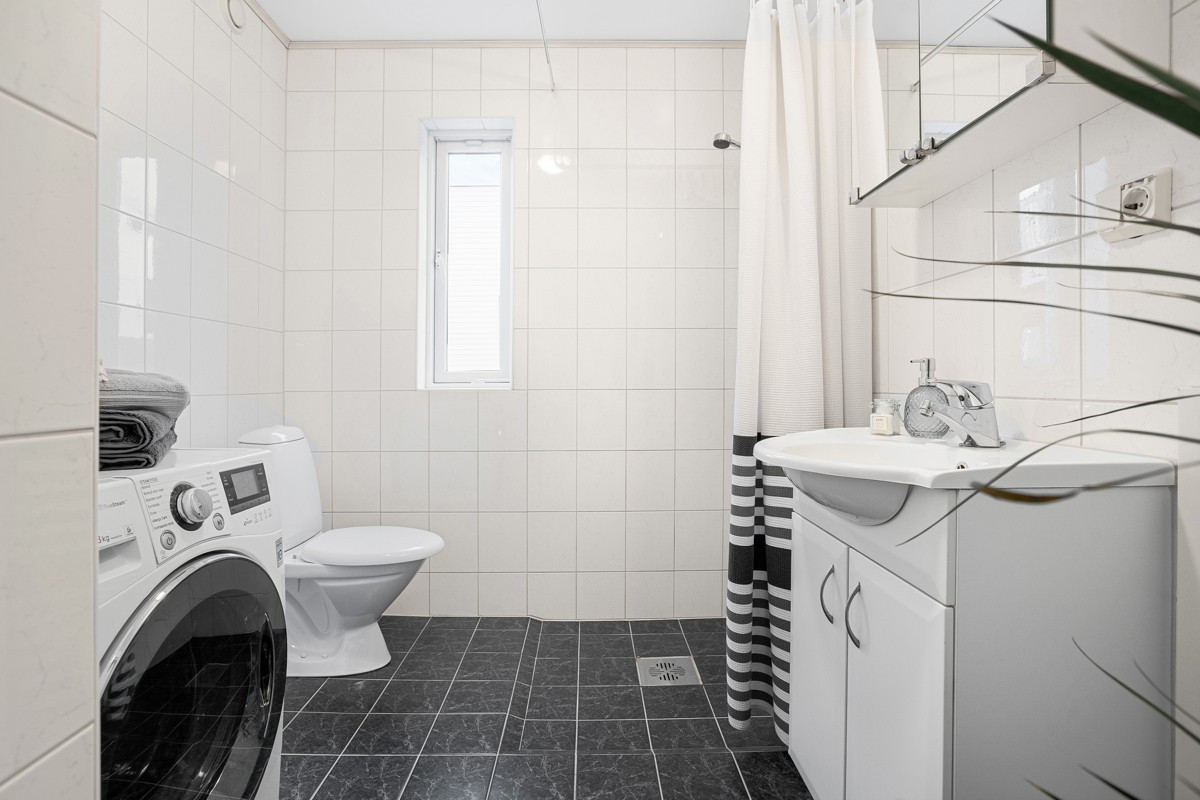 Komplett flislagt bad med varme i gulv