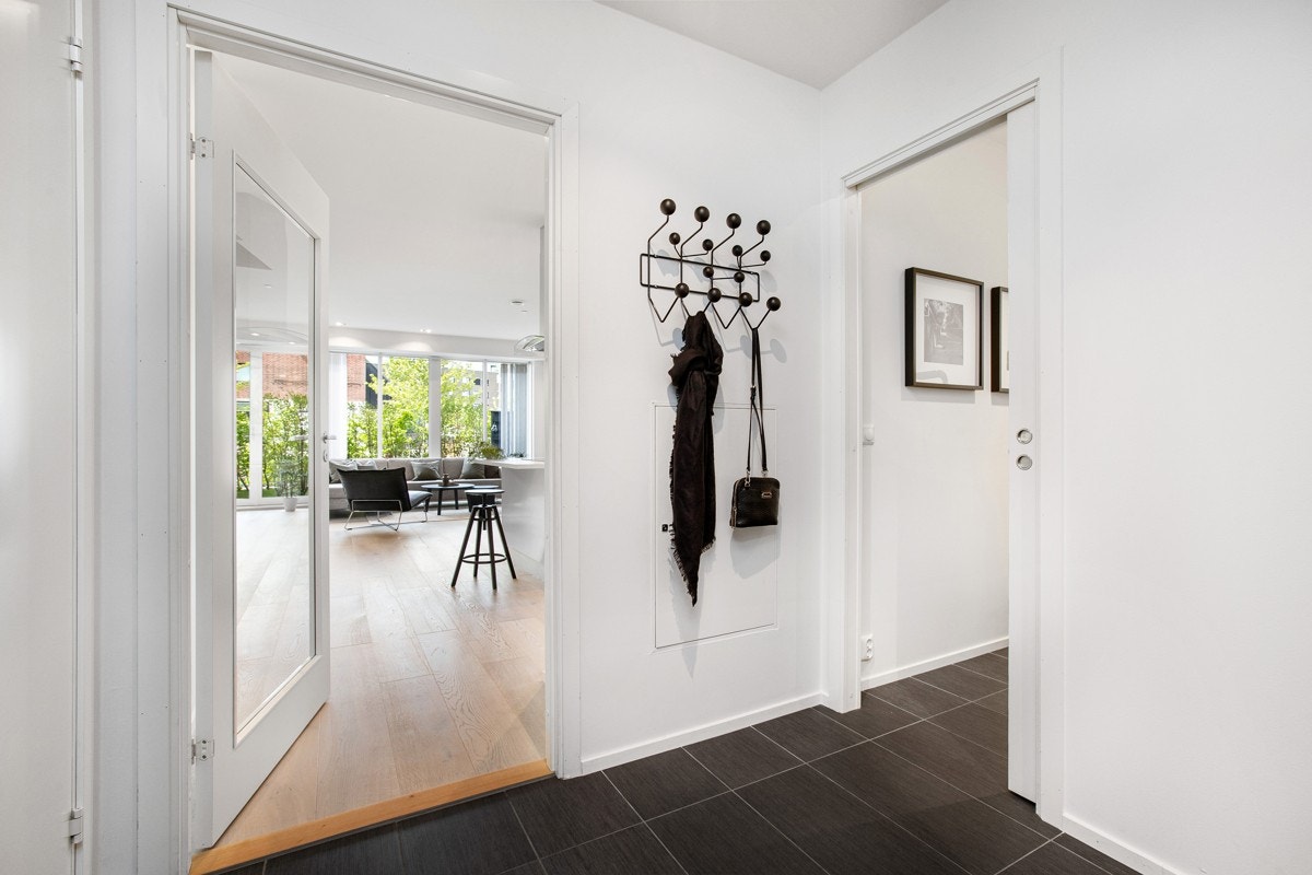 Et hyggelig inngangspart tar deg inn til entreen. Galleribilde