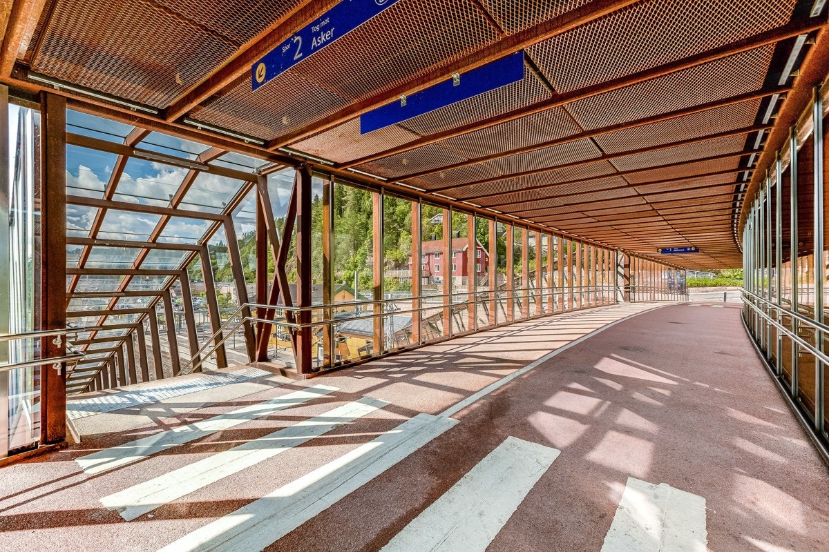 Dt er kort vei til Heggedal togstasjon, hvor det også er pendlerparkering. Galleribilde