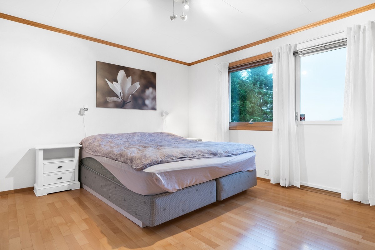 Hovedsoverom med utgang til balkong Galleribilde