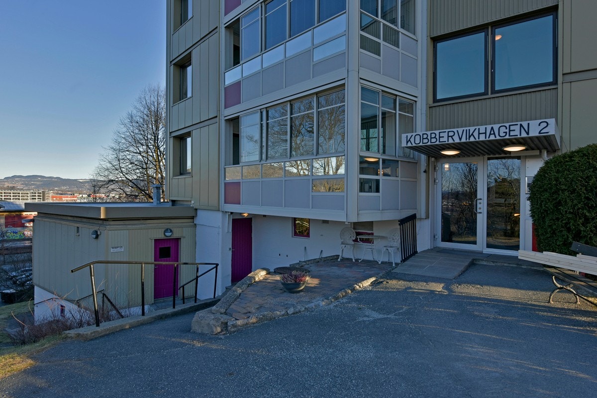 Det er adkomst med heis til etasjeplan. Galleribilde
