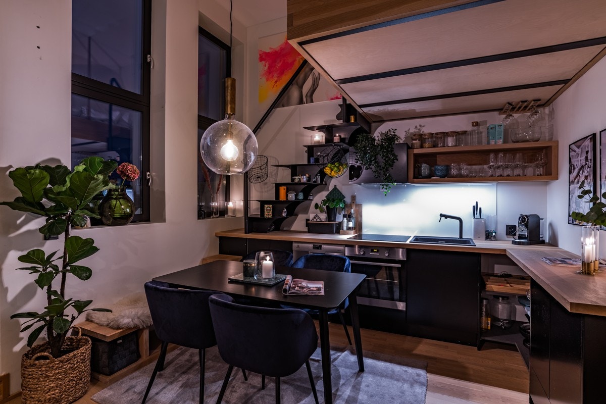 Varmtvann, samt kabel-TV og bredbånd er inkludert i felleskostnadene. Galleribilde