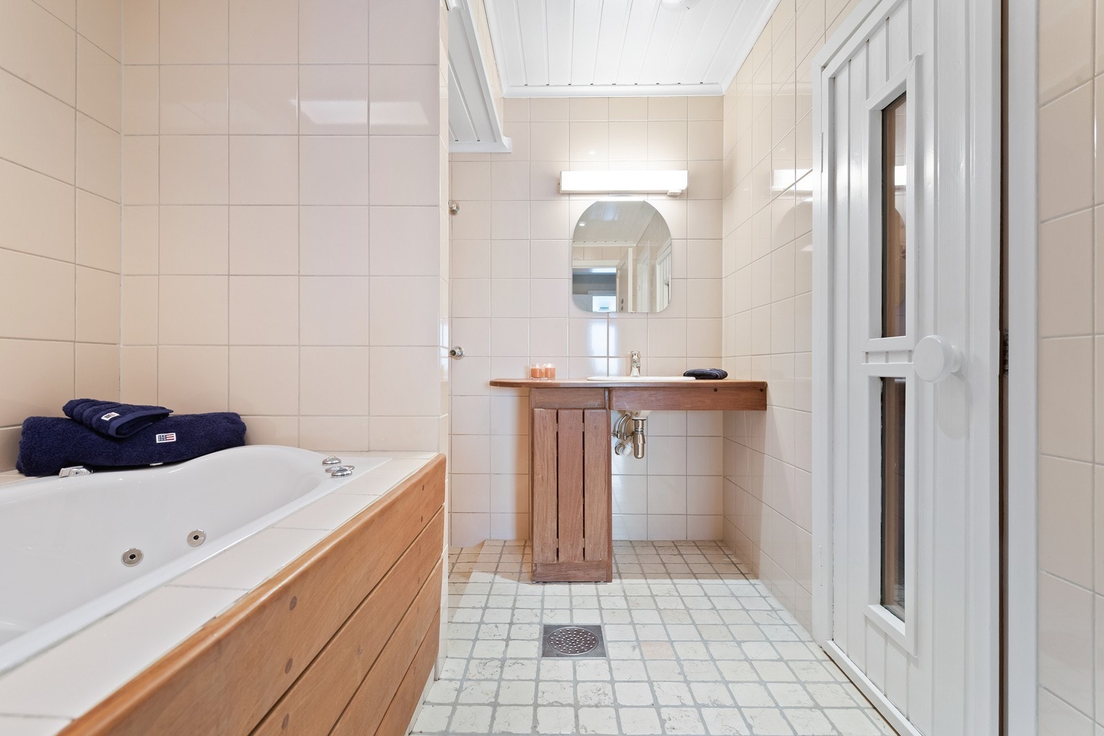 Bad i kjeller Galleribilde