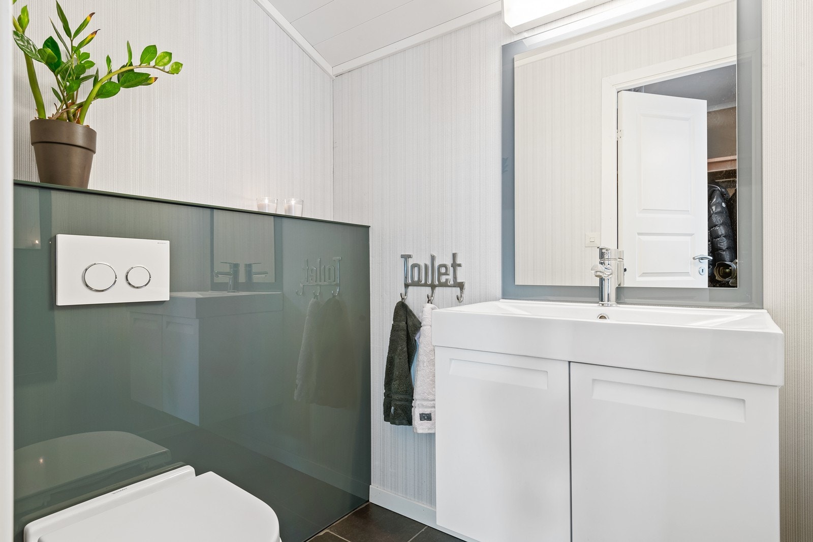 Bad i loftetasje Galleribilde