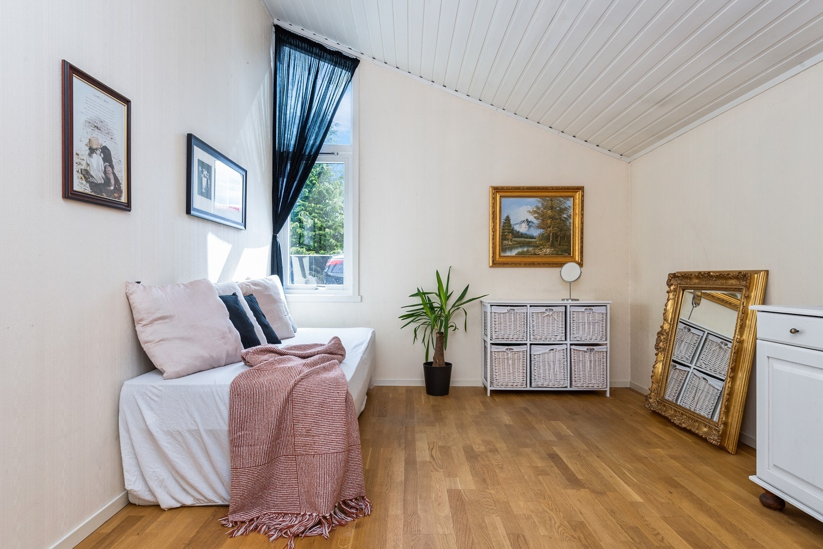 Soverom 1 i loftetasje. Galleribilde