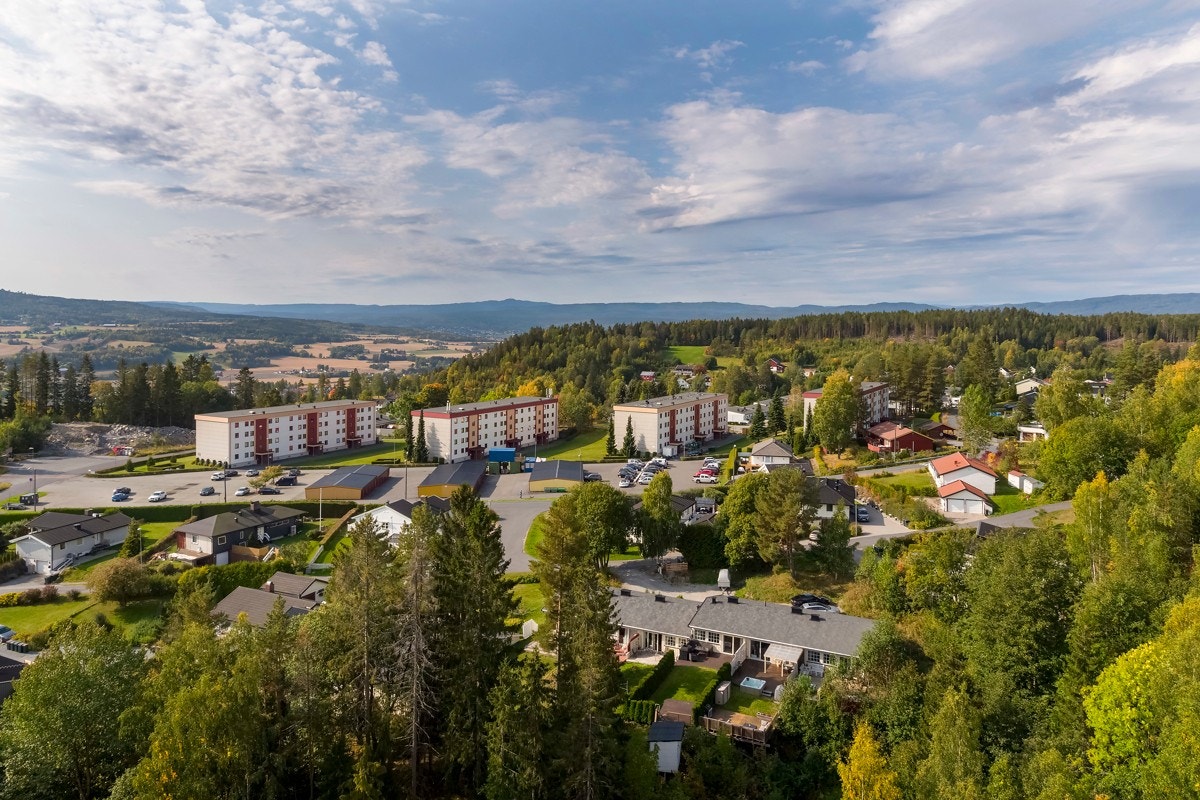 750 meter fra boligen ligger praktfulle Årbogen idrettspark. Her finner du Birkebeineren med et bredt, sportslig tilbud i et aktivt idrettsmiljø. Galleribilde