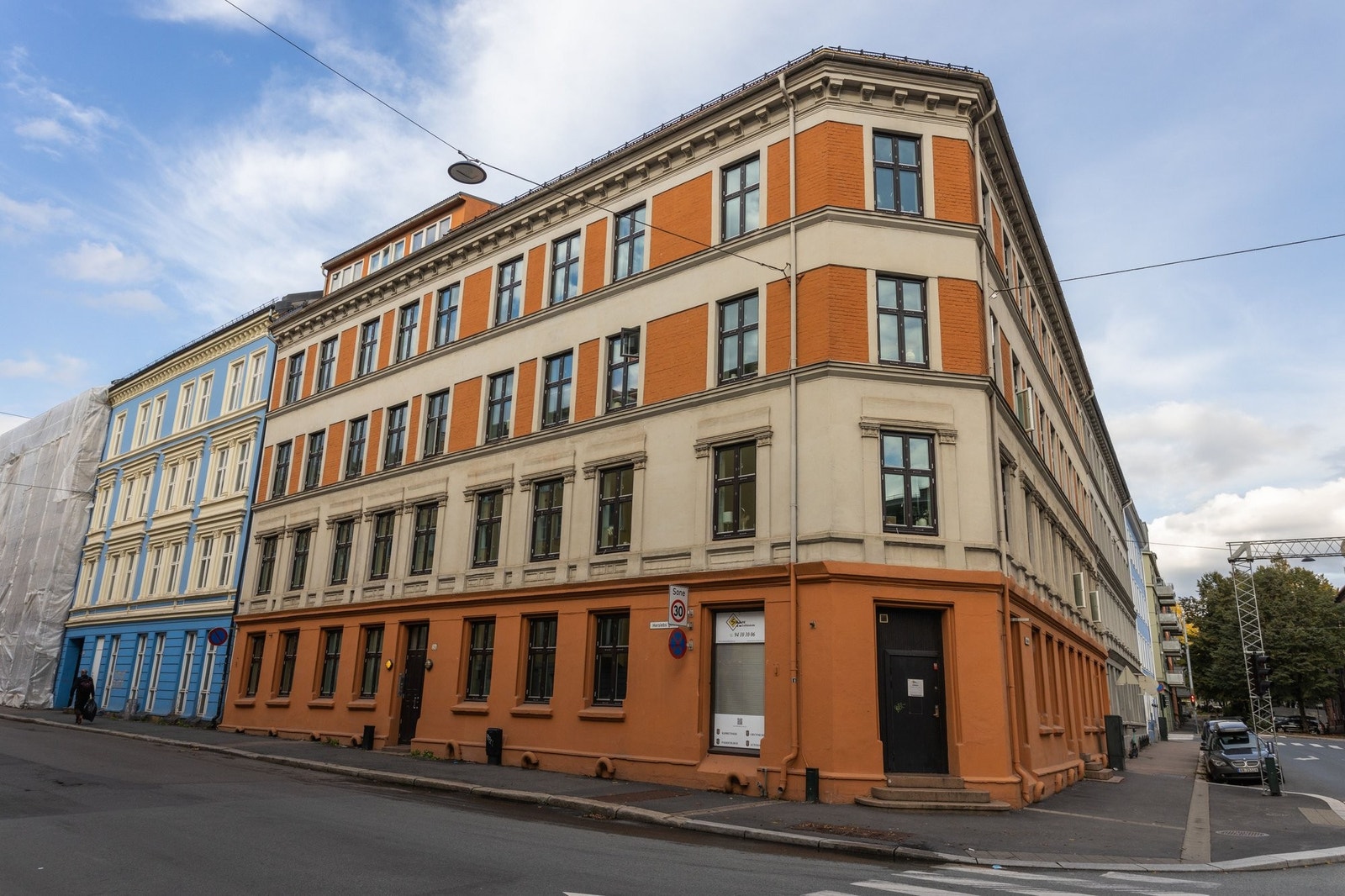 Fasaden. Leiligheten ligger ut mot Herslebs gate og bakgården. Galleribilde