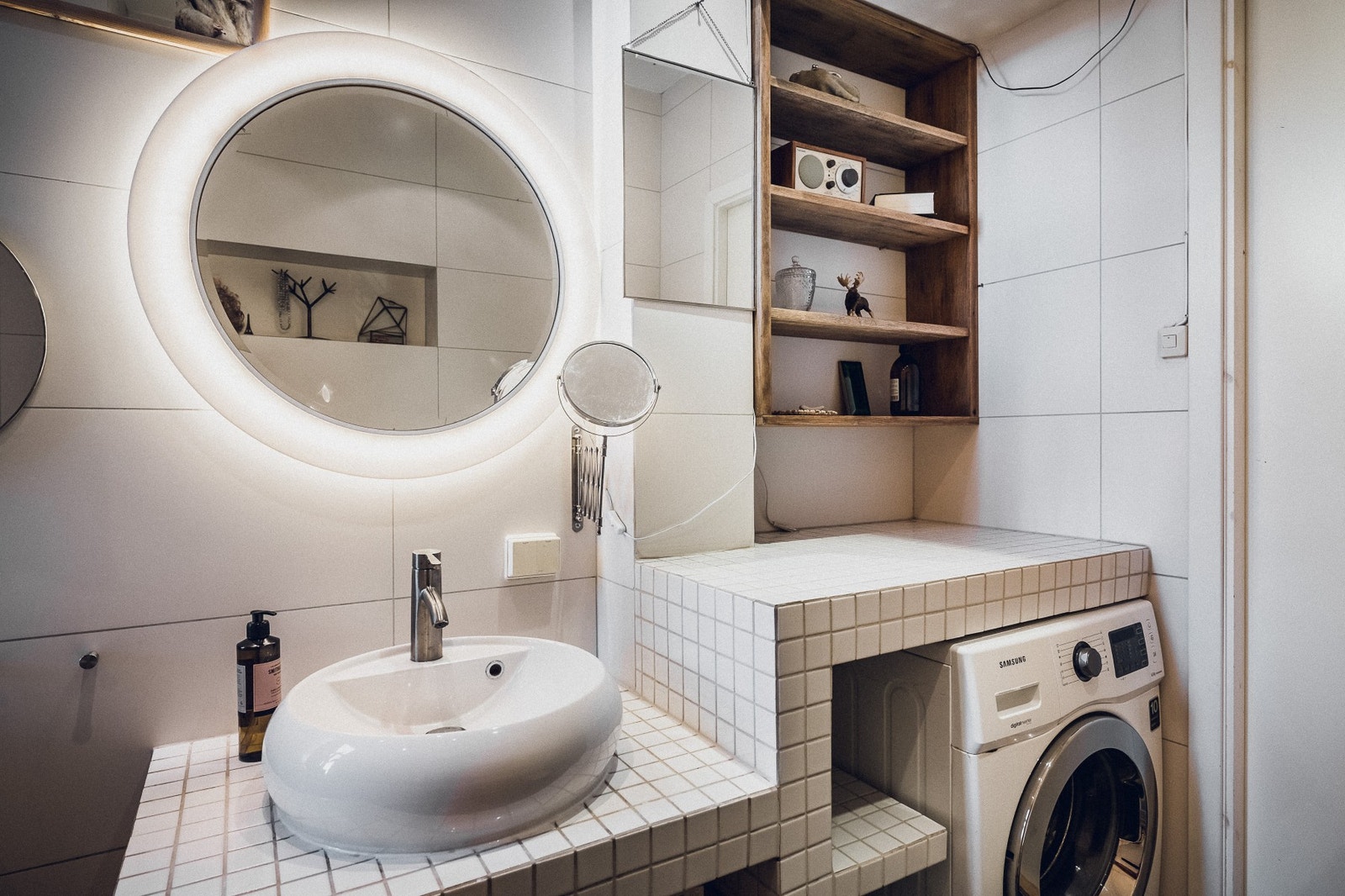 Pent innredet med egne nisjer til innredningen. Galleribilde