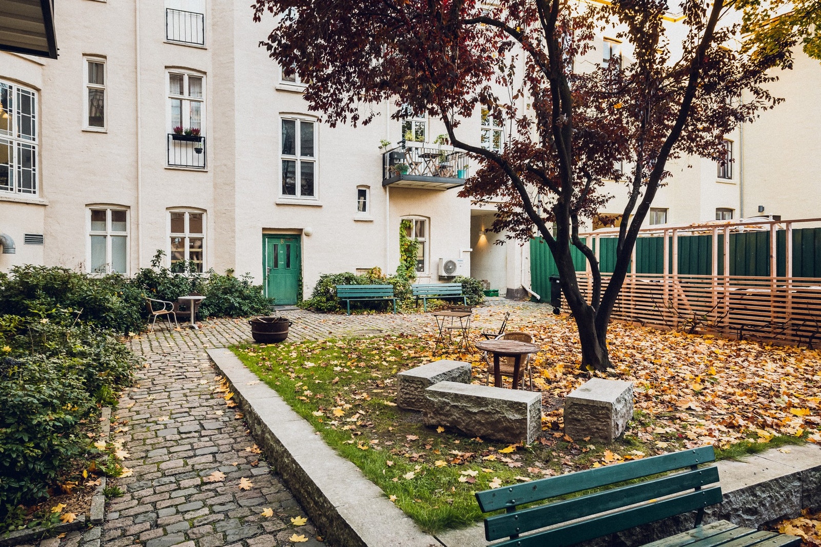 Fri tilgang på en flott felleshage i bakgården. Galleribilde