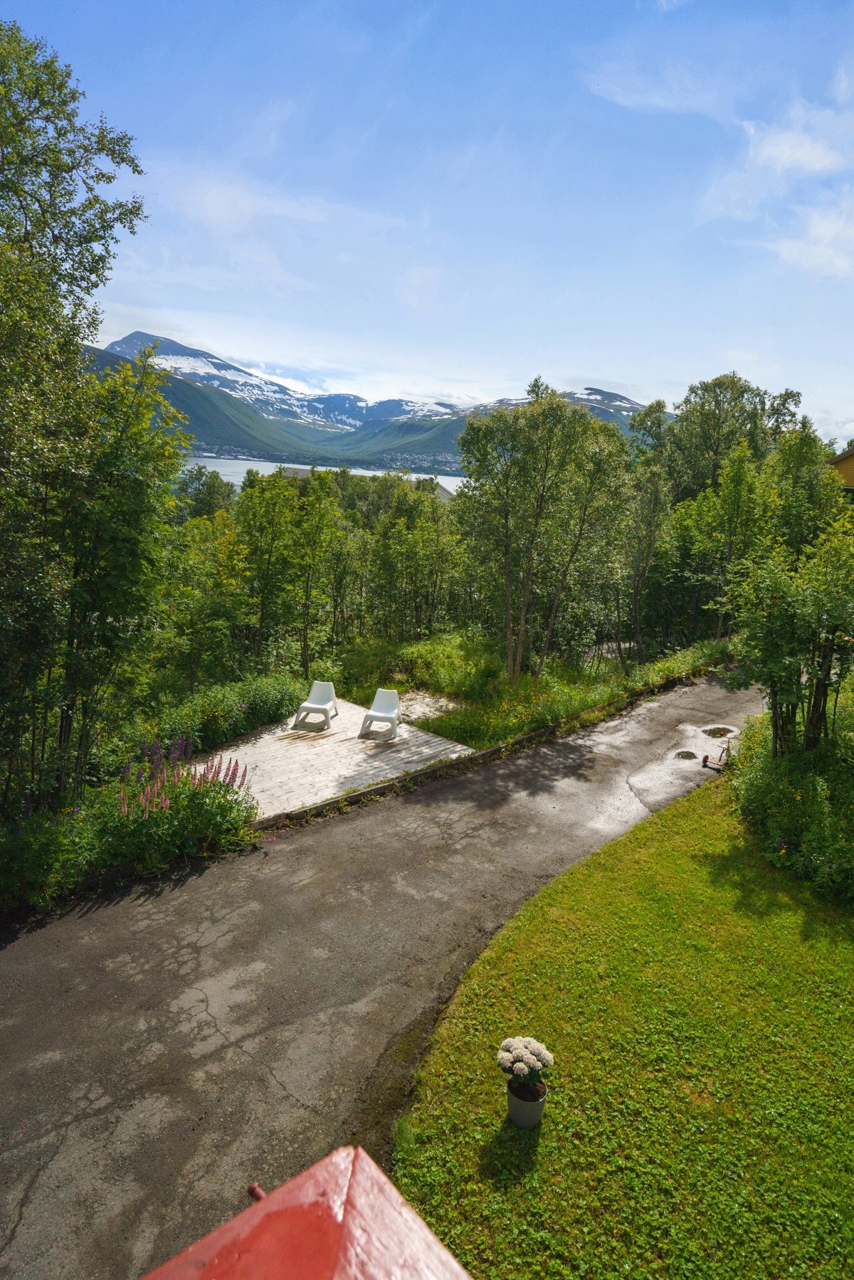 Flott beliggenhet på Borgtun med naturen rett utenfor døra. Ta kontakt for visning! Galleribilde