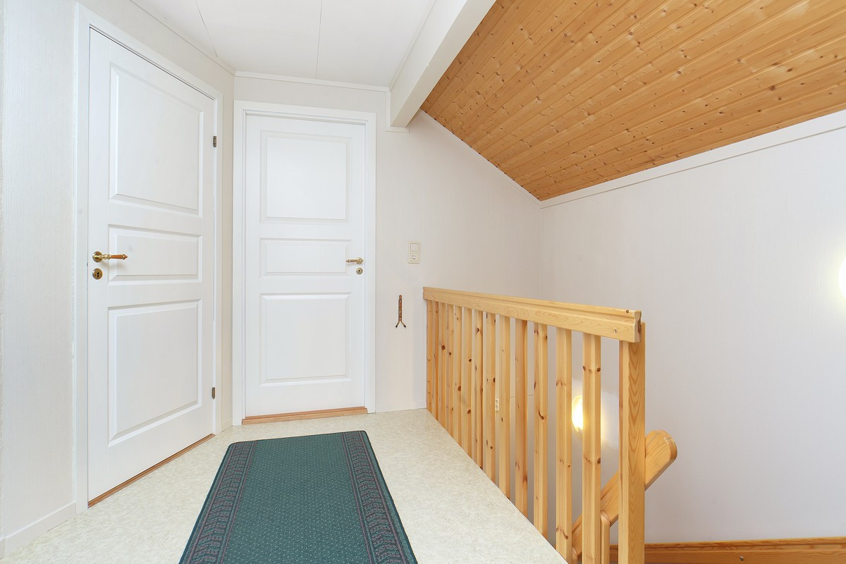 Loftsetasje har 3 soverom, bad og gang