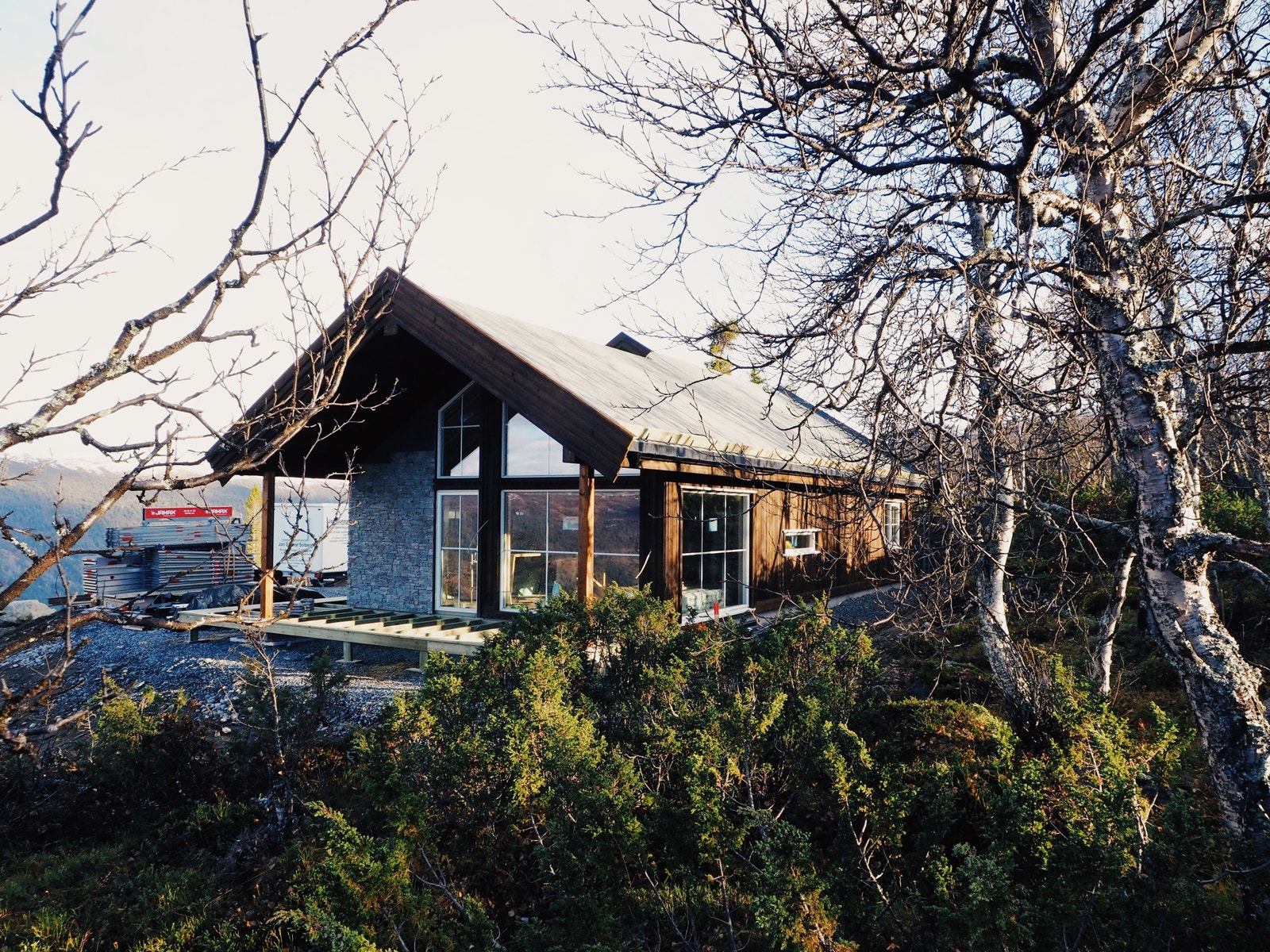 Hytta er tegnet av Vårdal Arkitekter Galleribilde