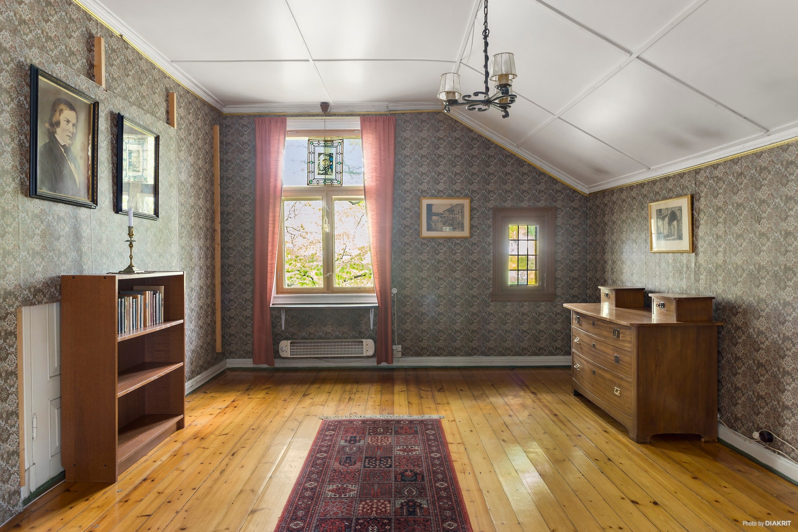 Sveitservilla - 2. etasje i tomannsboligen. Galleribilde