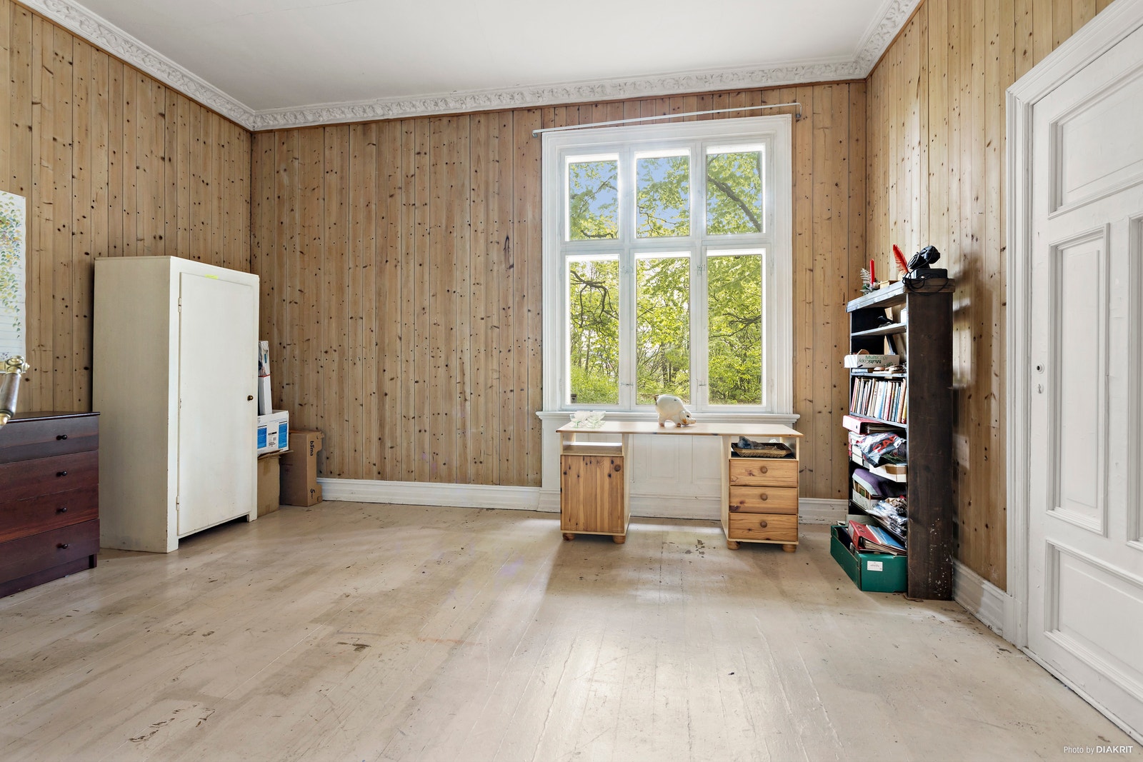 Sveitservilla - 1. etasje i tomannsboligen. Galleribilde