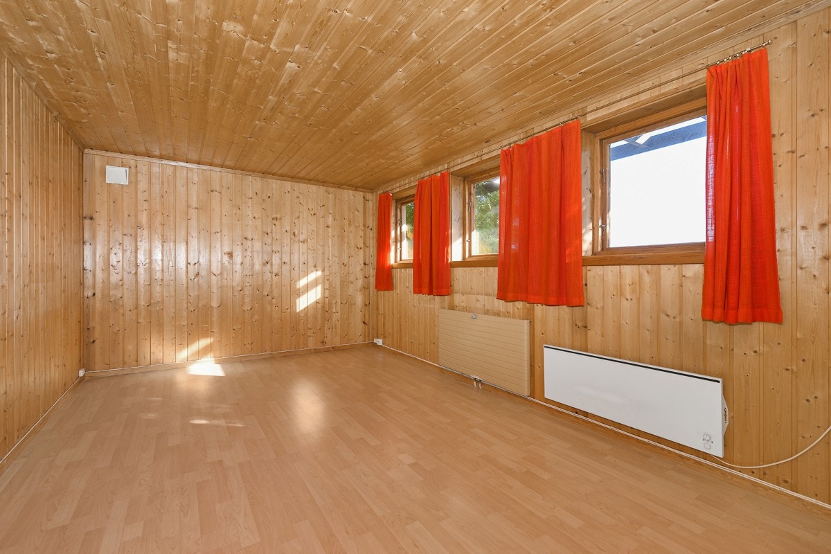 I underetasjen er det ekstra tv-stue/kjellerstue. Galleribilde