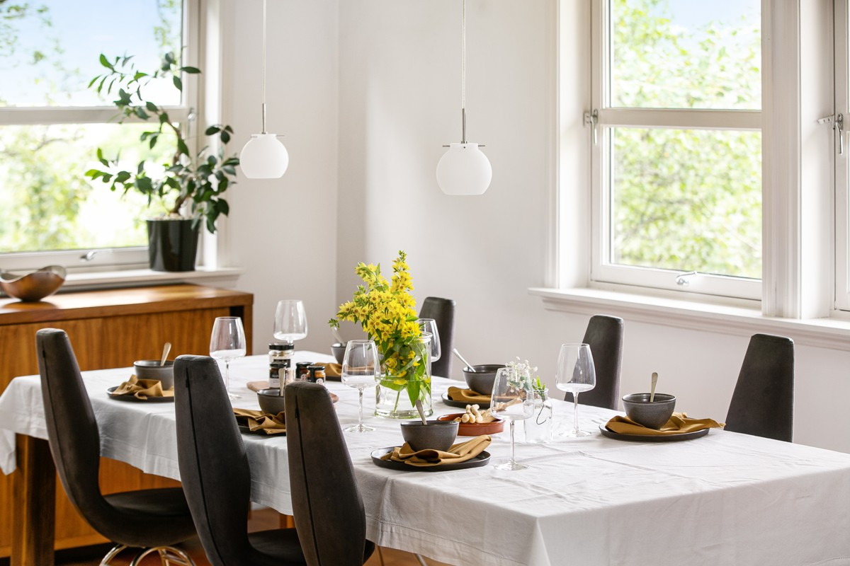 Her er det god plass til familien rundt spisebordet