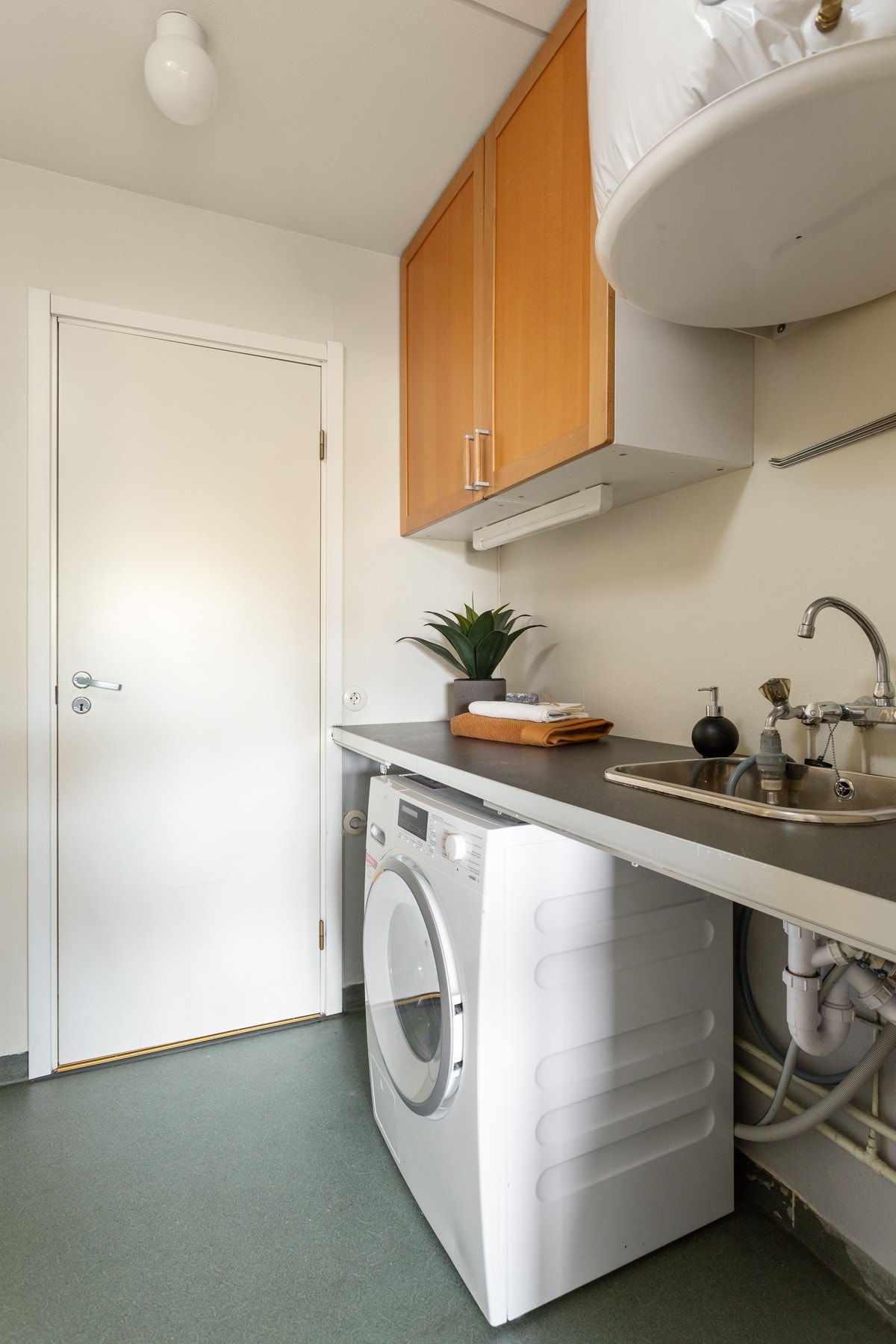 Vaskerom Galleribilde