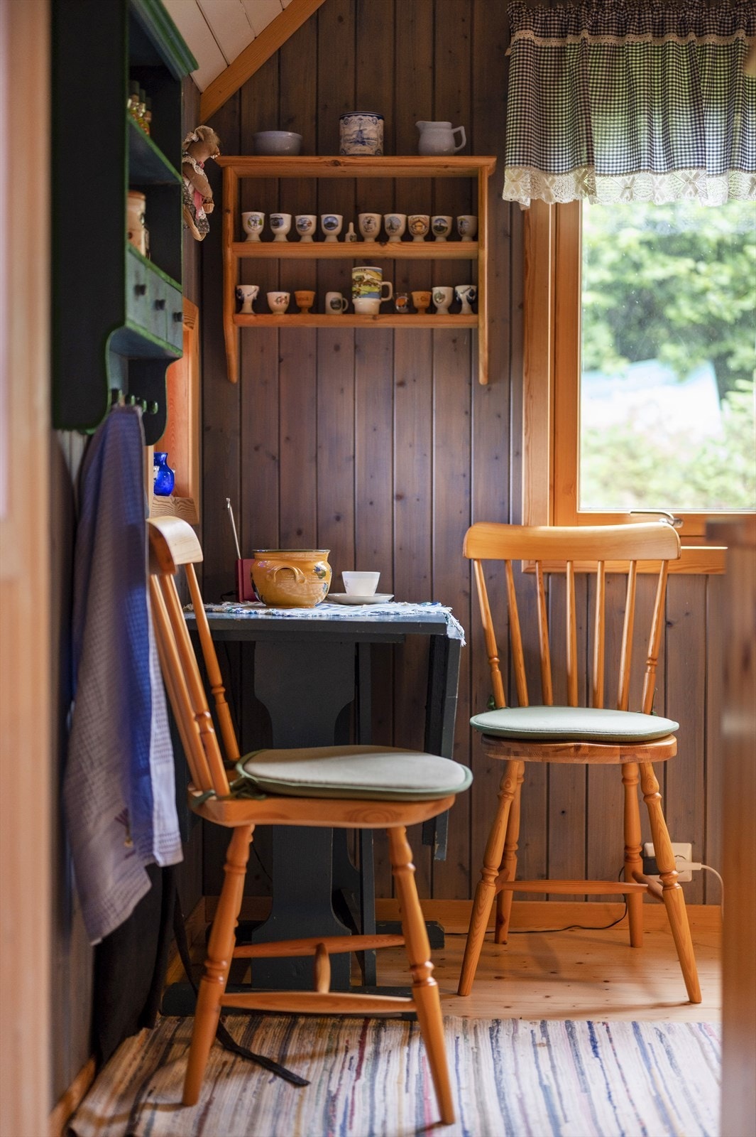 Koselig spiseplass på kjøkken Galleribilde