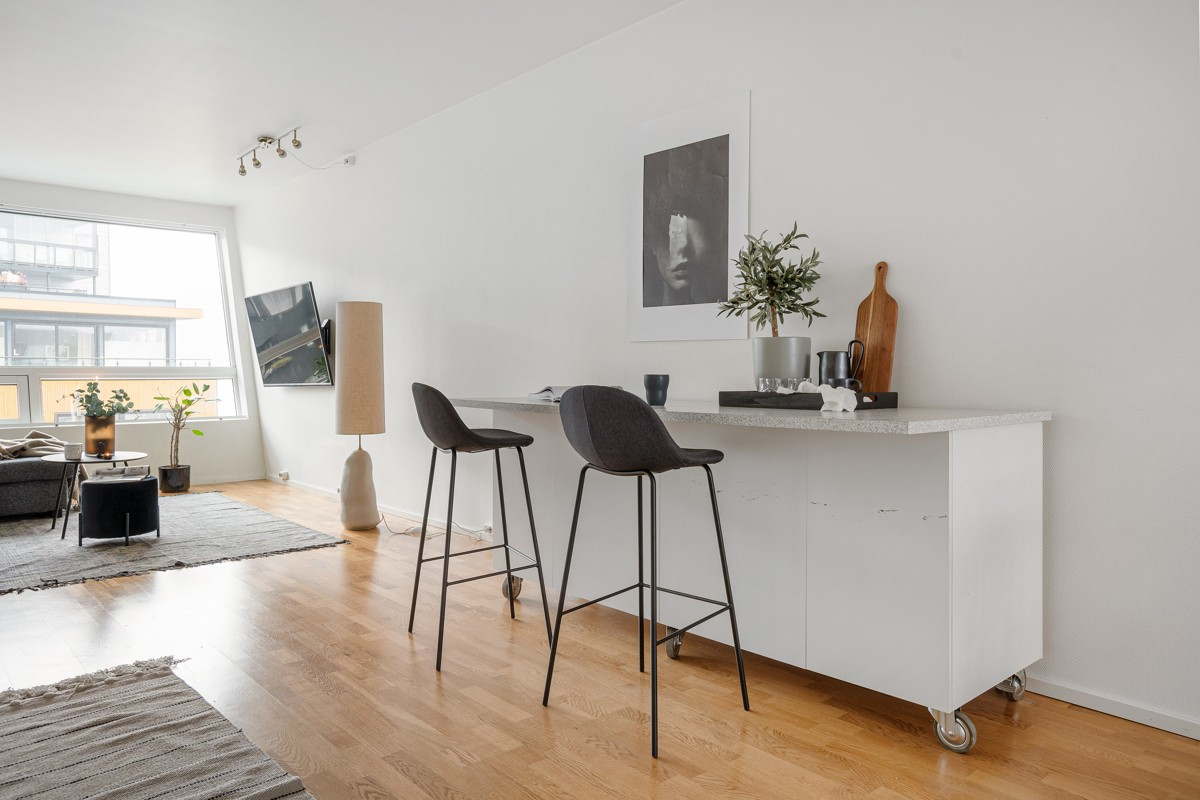 Rikelig med naturlig lys og gode møbleringsmuligheter