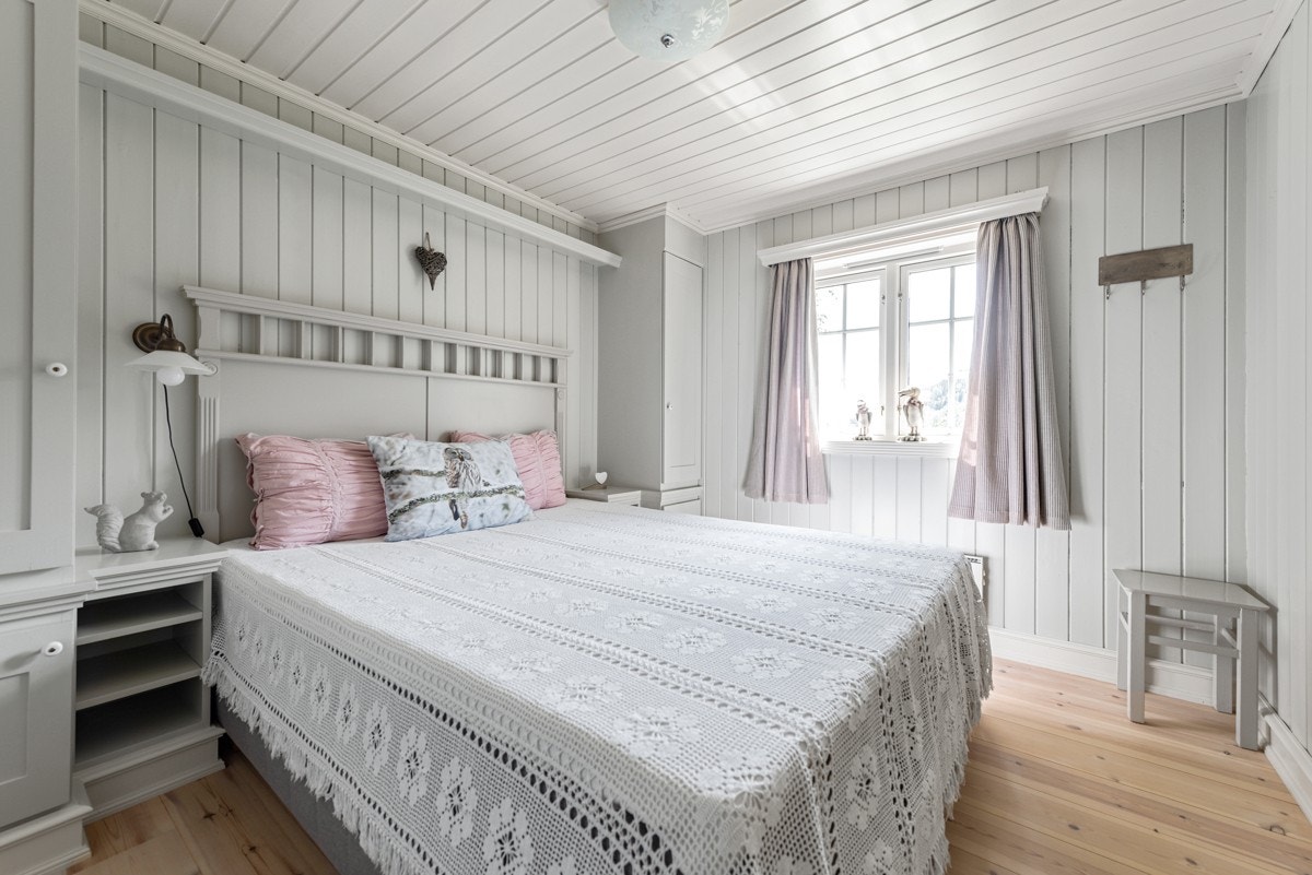 To av soverommene er innredet av møbelsnekker. Galleribilde