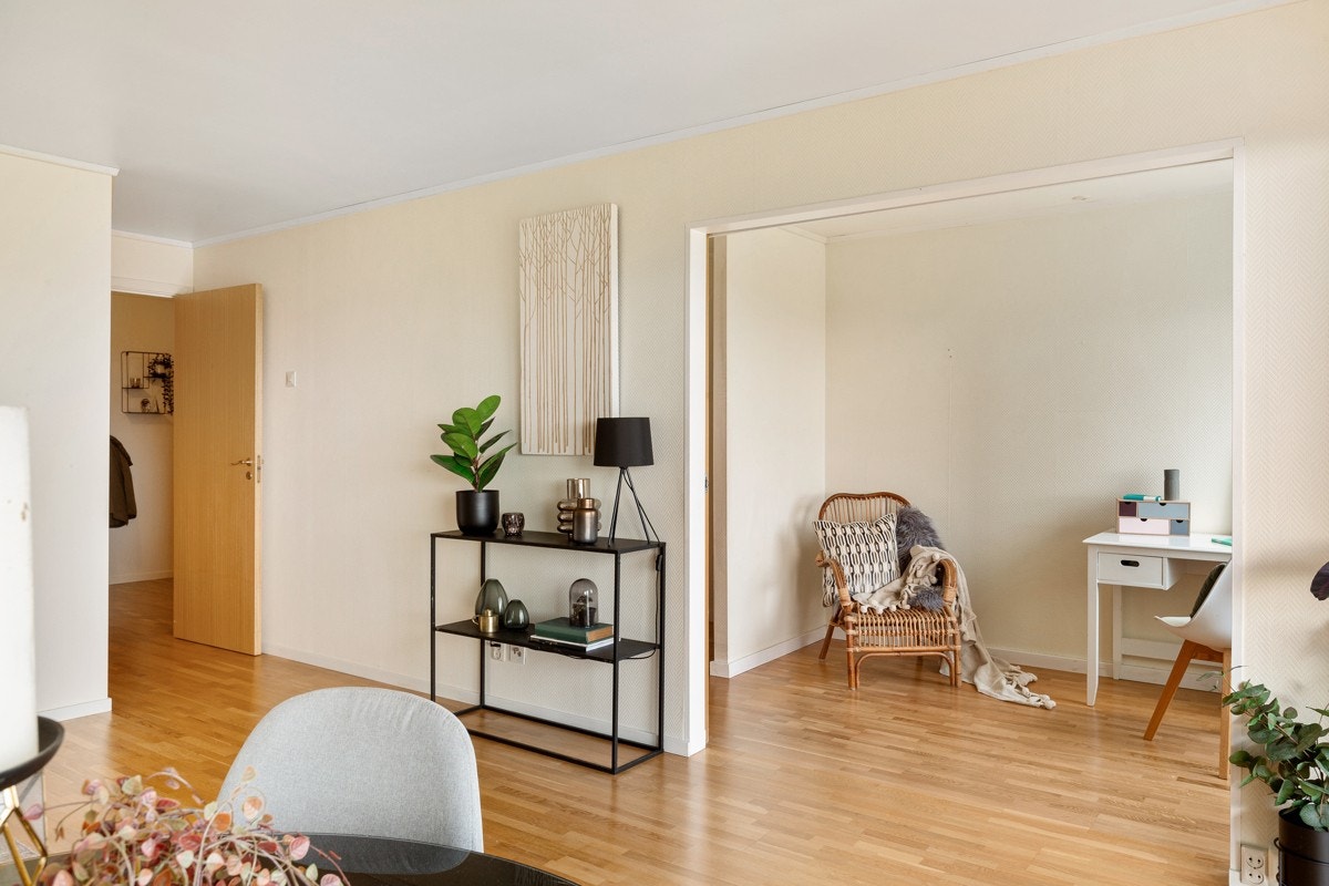 Fra stuen er det adkomst til kontor/soverom. Galleribilde