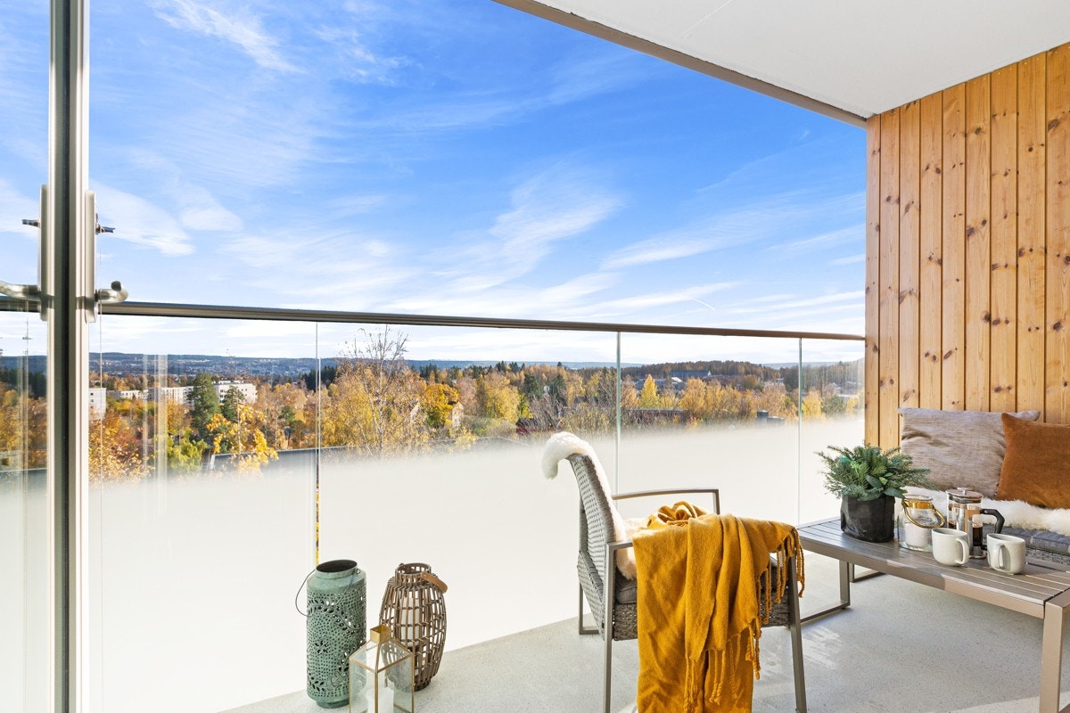 Leiligheten har en herlig balkong på 7 kvm med nydelig ustikt. Galleribilde