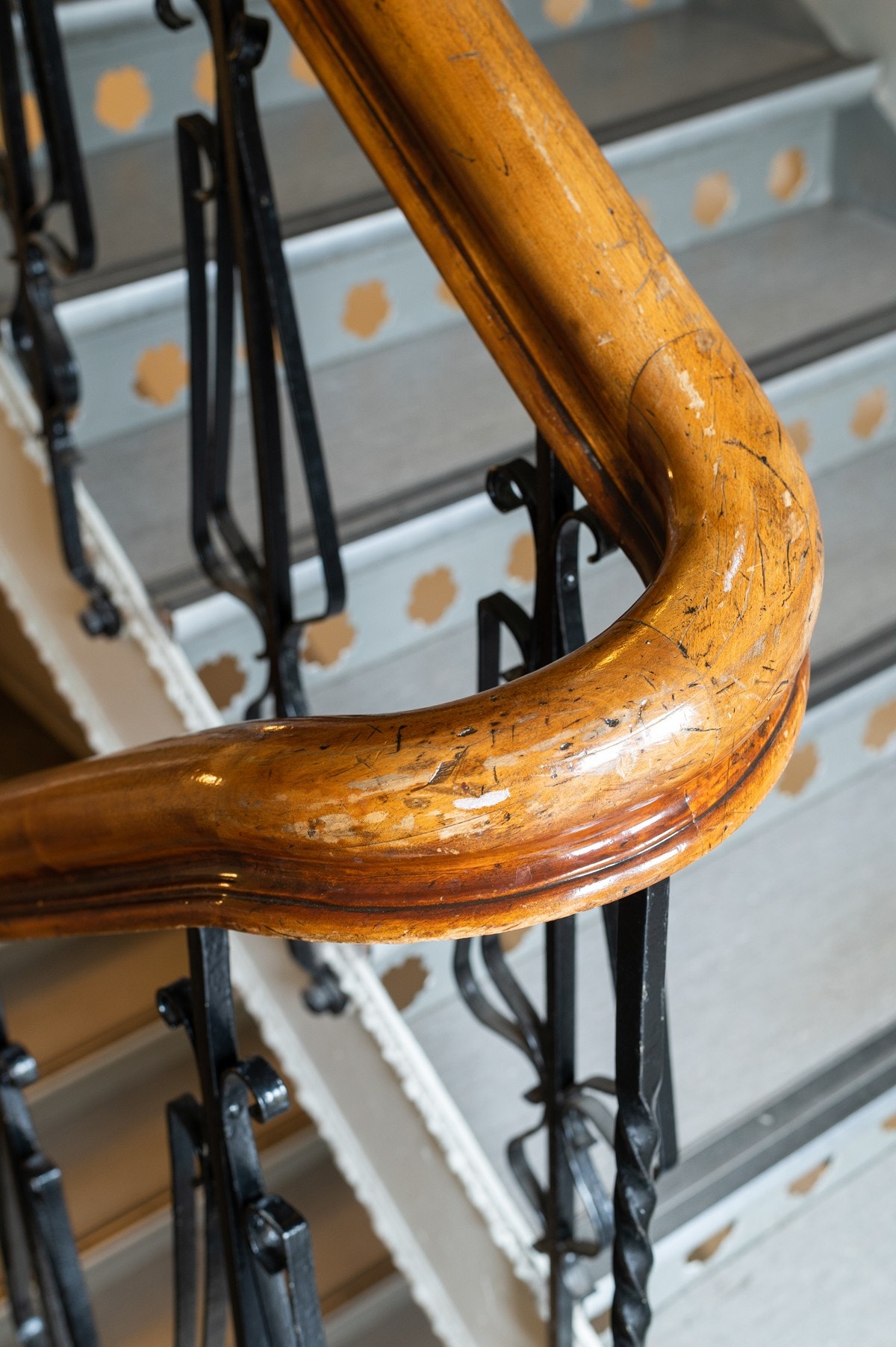 Klassisk bygård med fine detaljer. Galleribilde