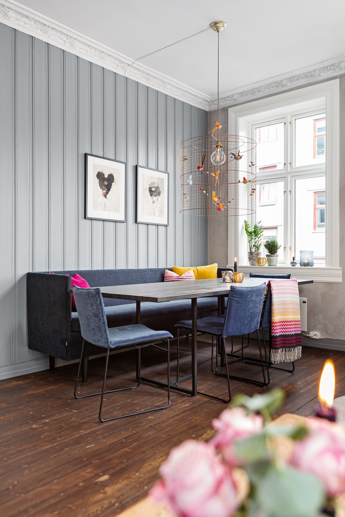 I himlingen har du flott original stukkatur og en lekker rosett som er godt bevart, og gir leiligheten den klassiske sjarmen som hører med. Galleribilde