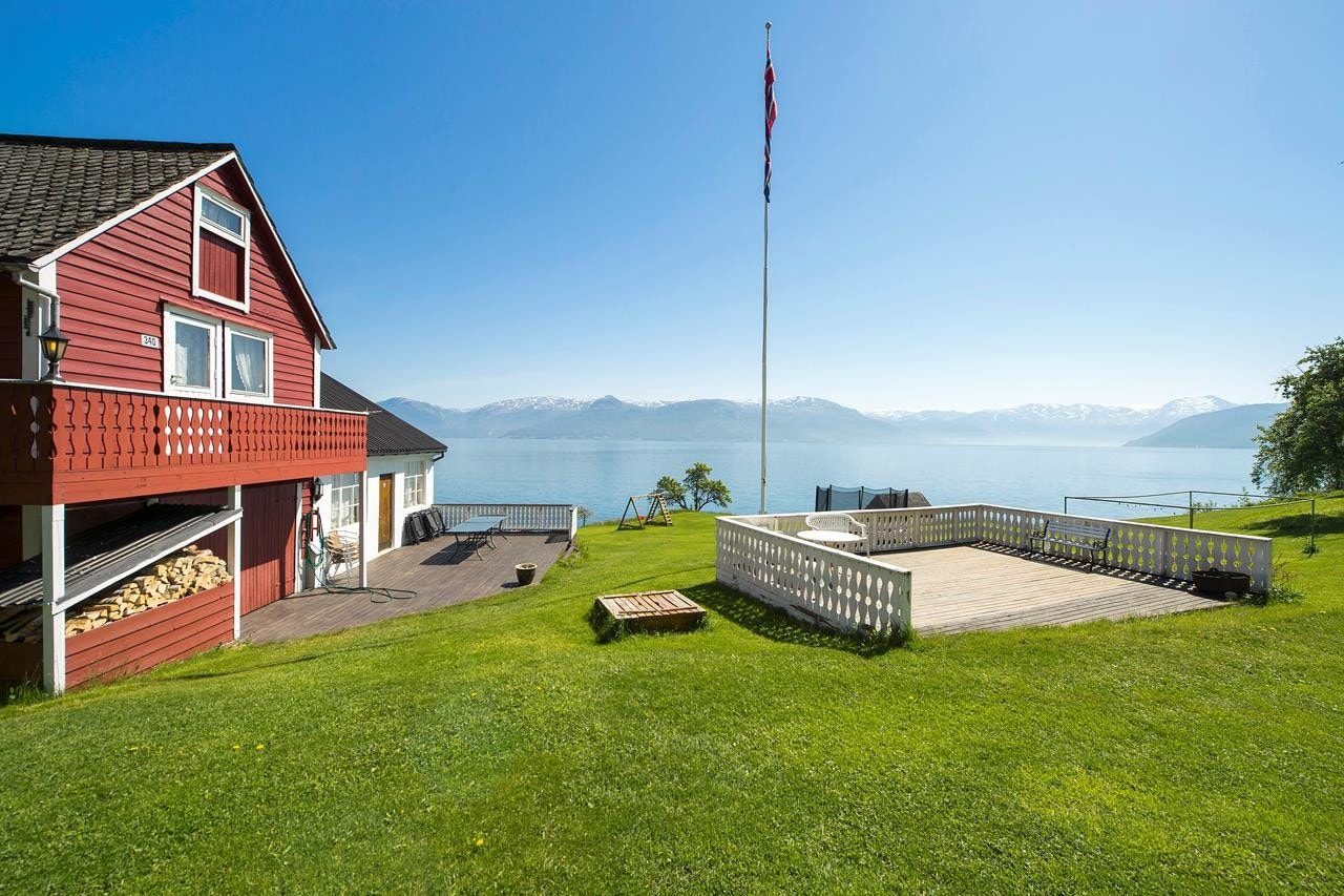 Hardangerfjordens fineste beliggenhet? Galleribilde