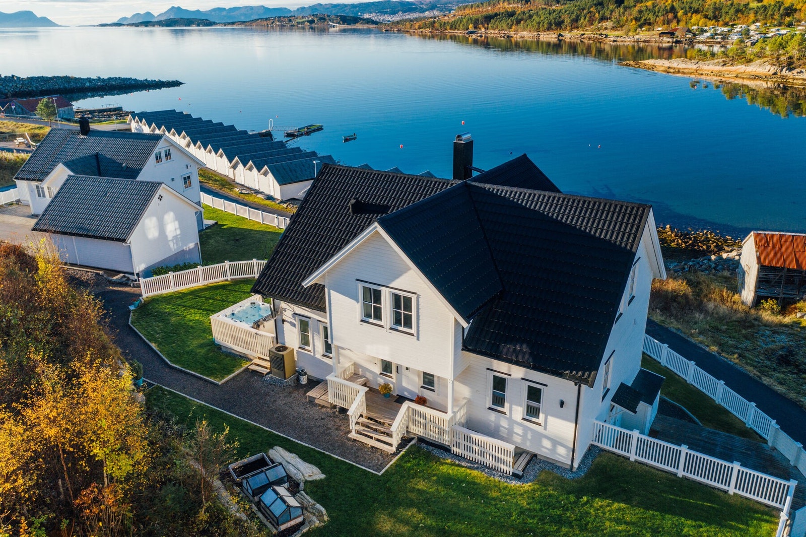 Fantastisk beliggenhet i Geitnesvågen Galleribilde