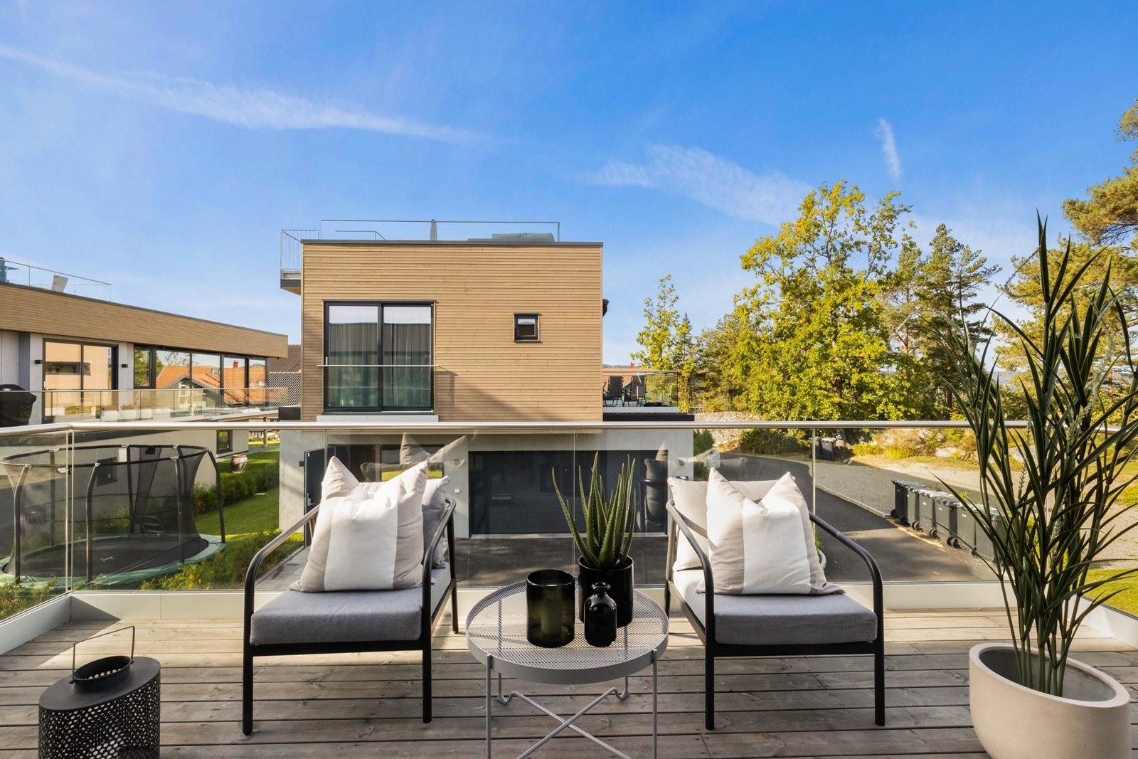 Terrasse ut fra spisestuen Galleribilde